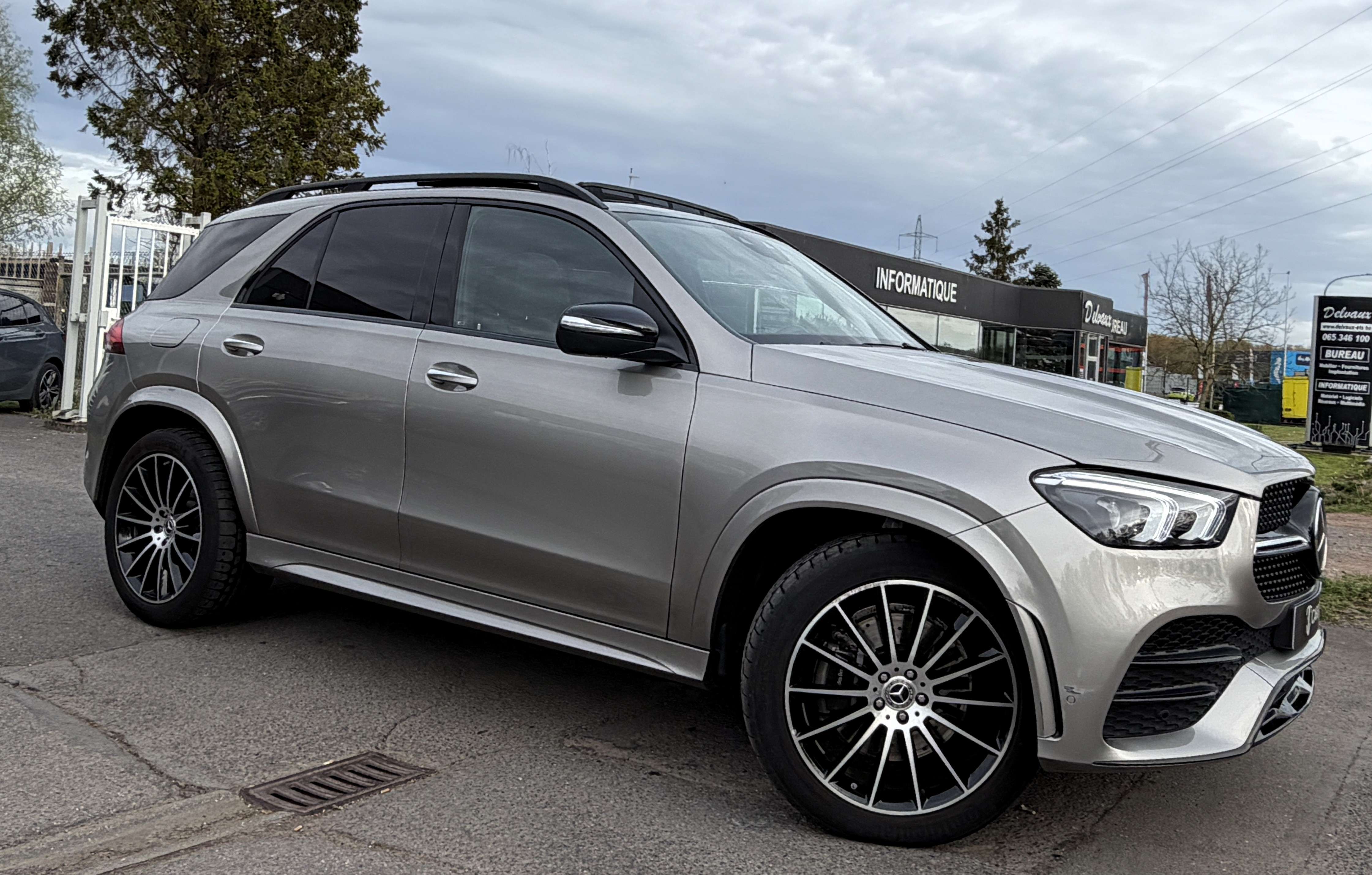 Mercedes-Benz GLE 300 d 4Matic AMG Line Pack NIGHT/TVA 21%/PANO/NAVI/CAMERA 360/DISTRONIC/KEYLESS/FULL