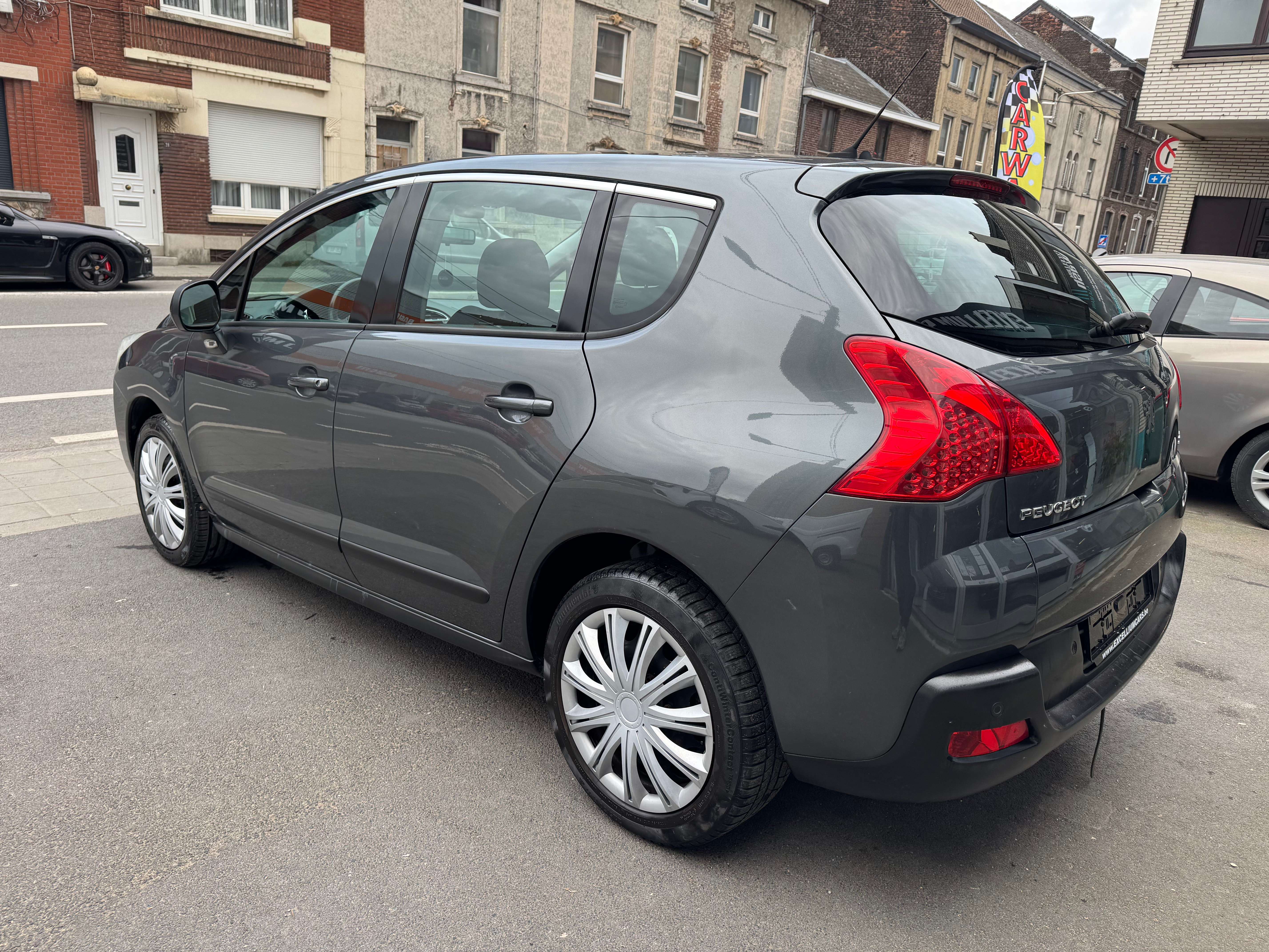 Peugeot 3008 1.6i Toit Pano Airco Reglt Vts Carnet Euro5 tres Propre Garantie