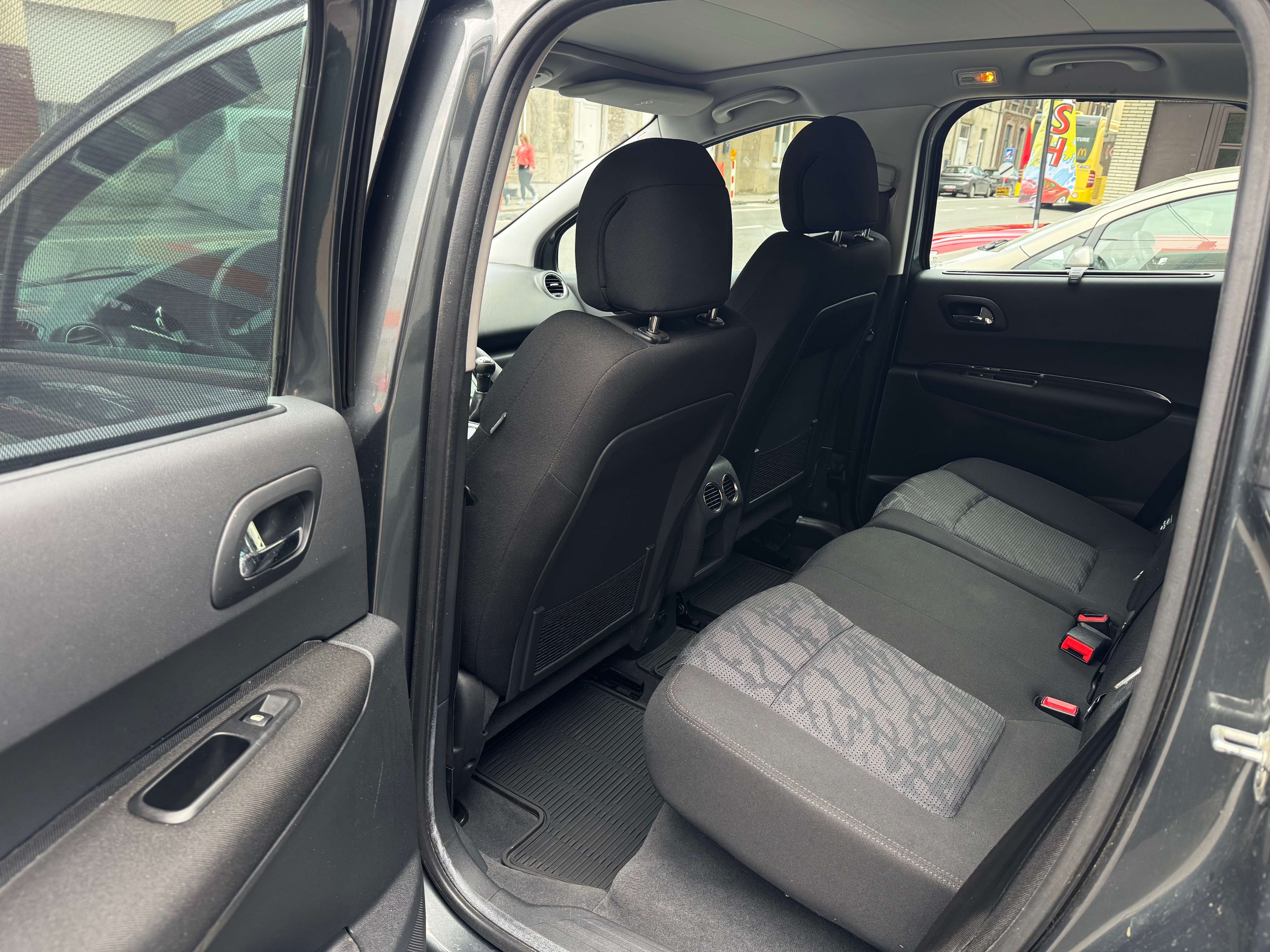 Peugeot 3008 1.6i Toit Pano Airco Reglt Vts Carnet Euro5 tres Propre Garantie