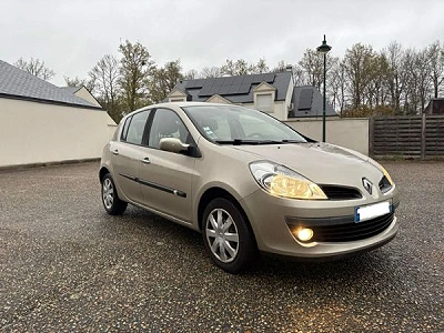 Renault Clio III (2) 1.5 DCI 70 DYNAMIQUE 5P