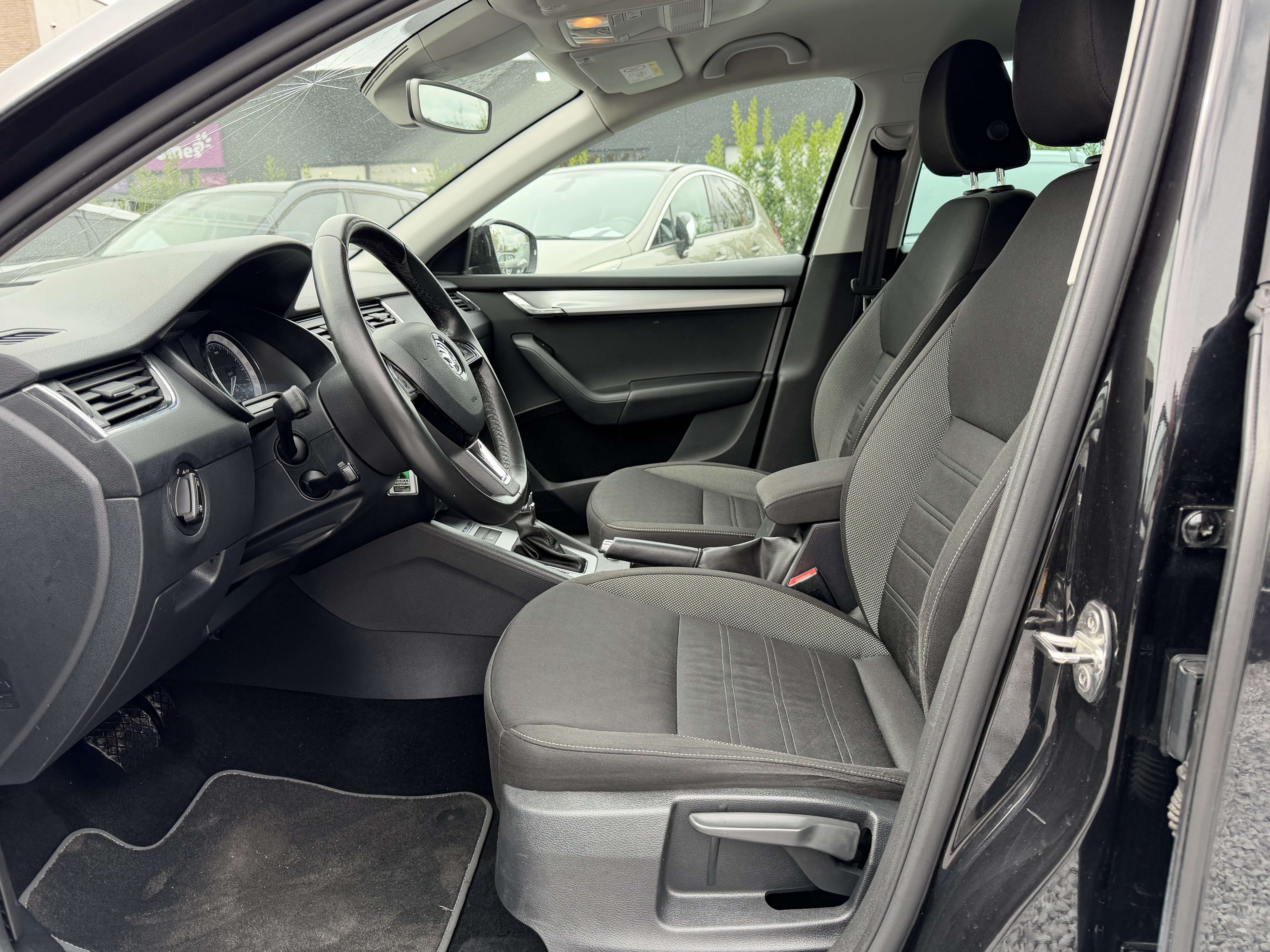 Skoda Octavia Break 1.6 CR TDi DSG - Caméra de recul - Navigatio