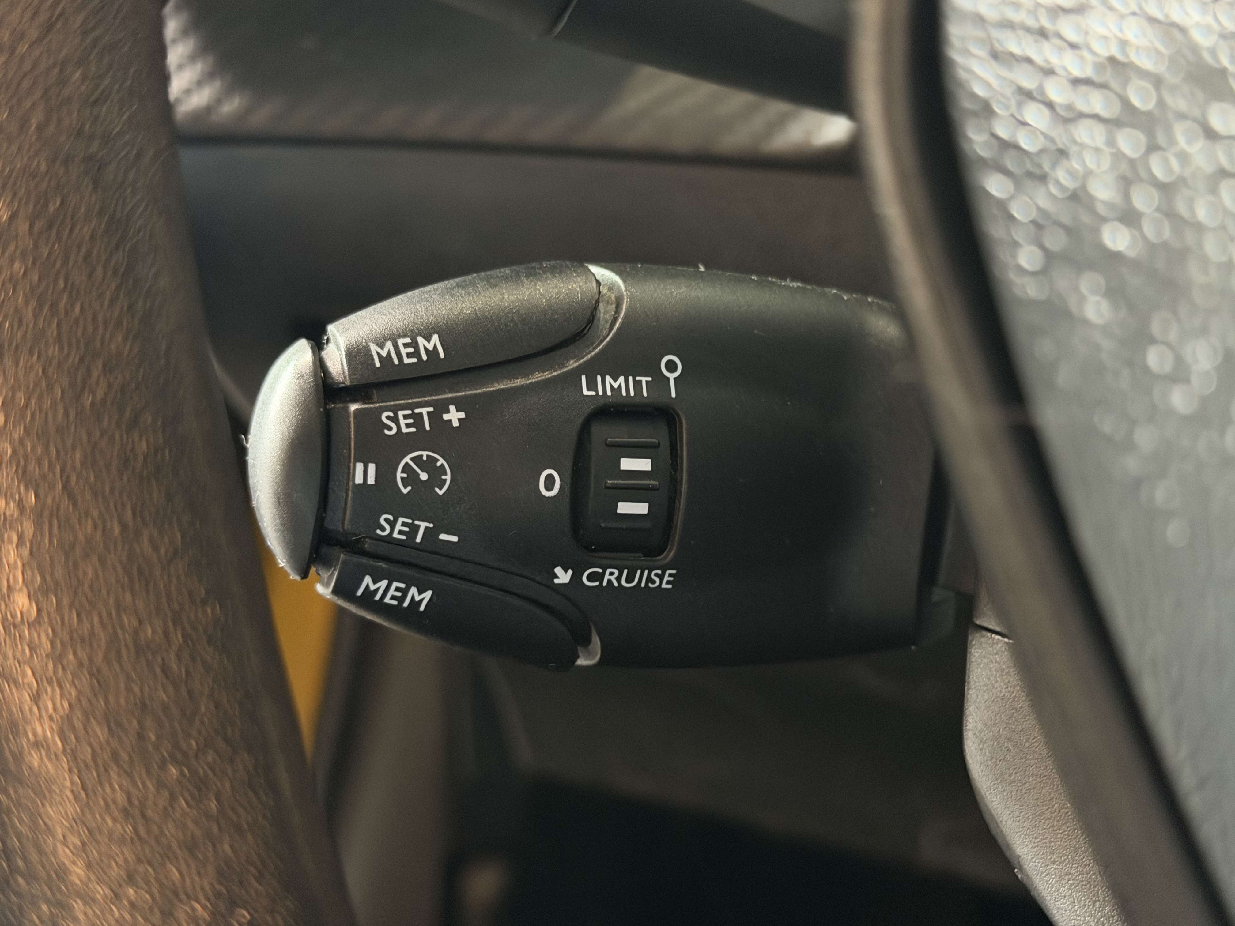 Peugeot 208 ✅12 MOIS DE GARANTIE✅208 1.2i Style✅