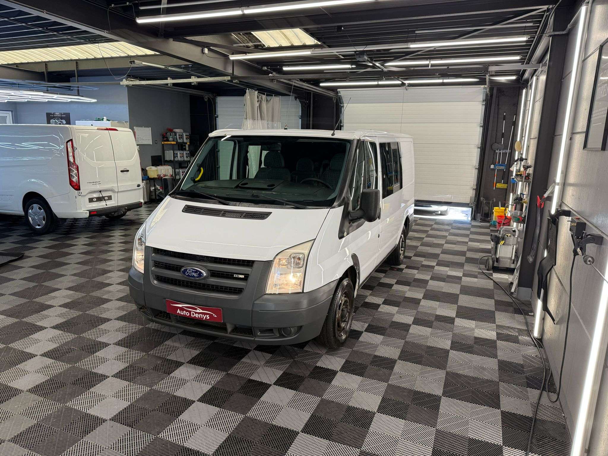 Ford Transit 2.2D | DUBBEL CABINE | 211.150 KM. | BJ. 2008