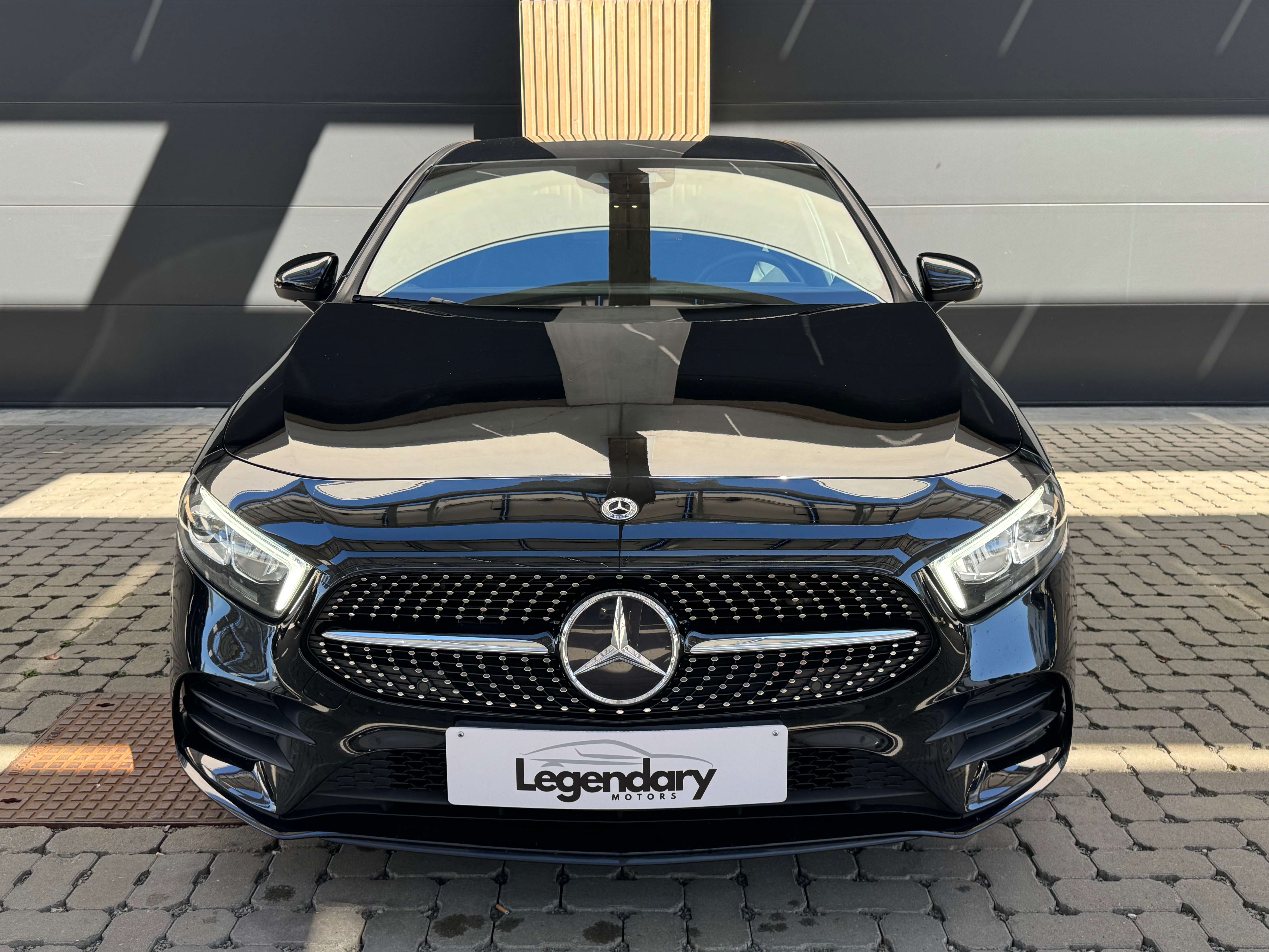 Mercedes-Benz A 180 A 180 AMG Line