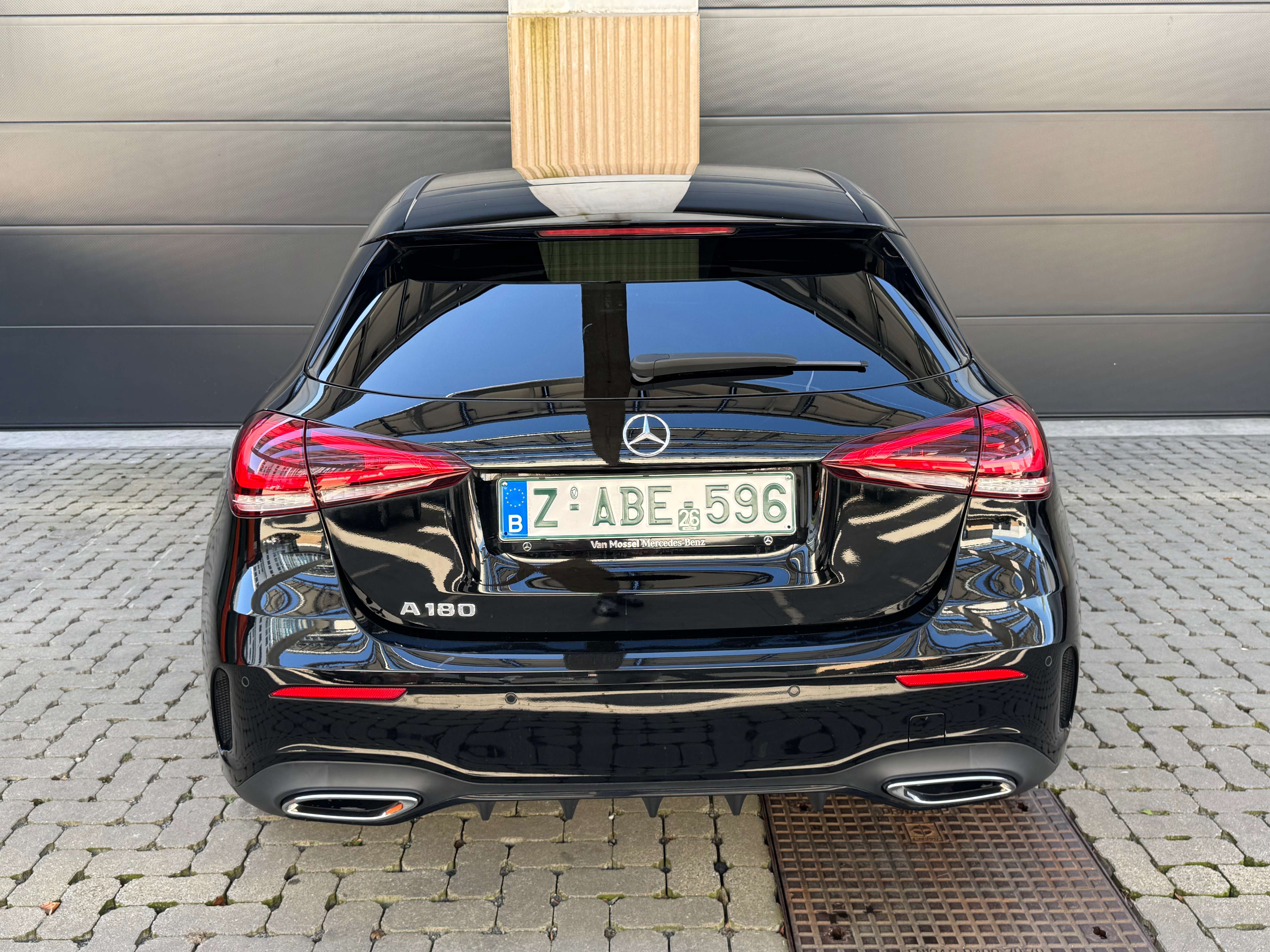Mercedes-Benz A 180 A 180 AMG Line