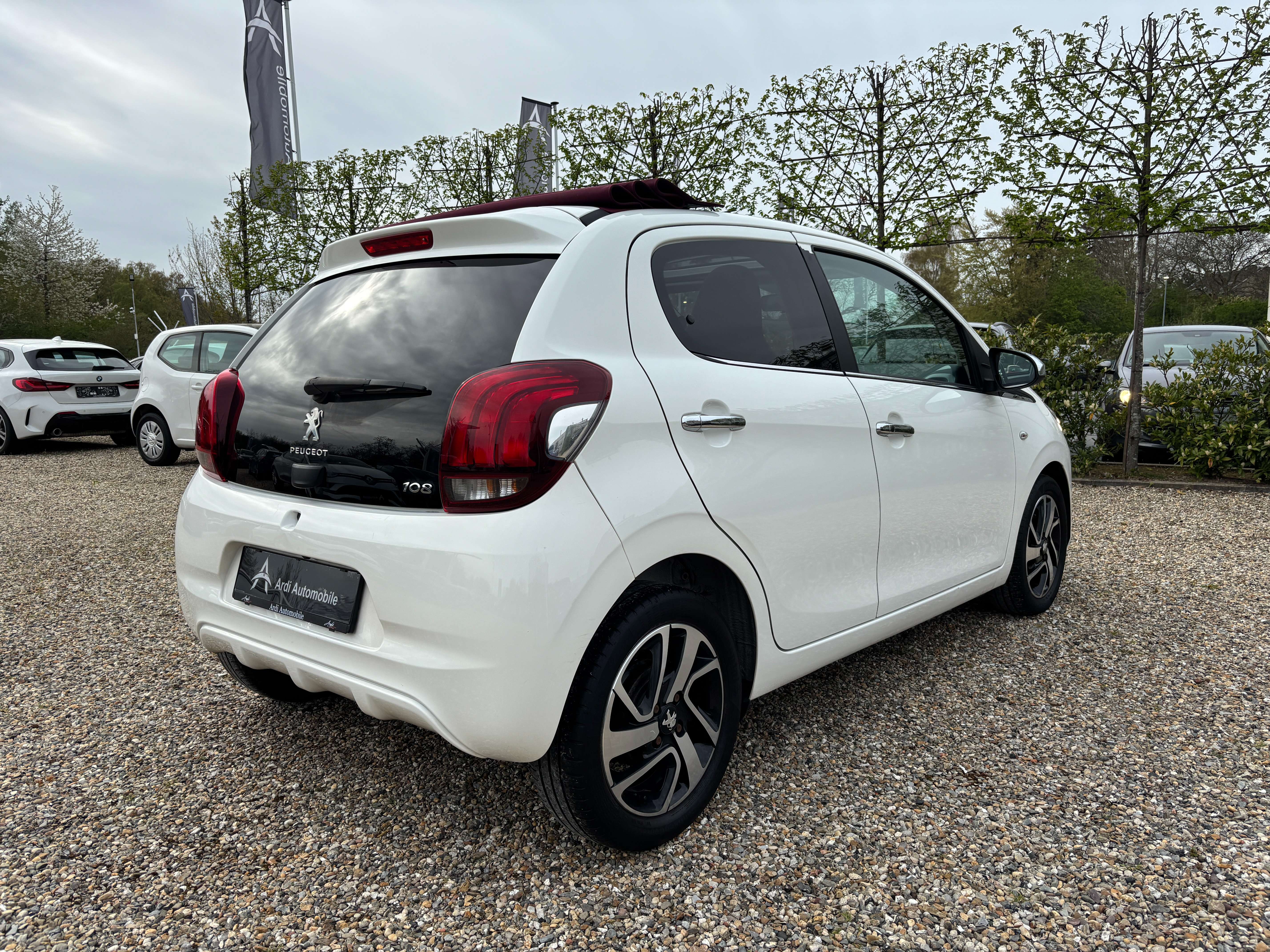 Peugeot 108 1.2 *TOIT OUVRANT*CRUISE CONTROL*CAMERA*KEYLESS*GARANTIE*