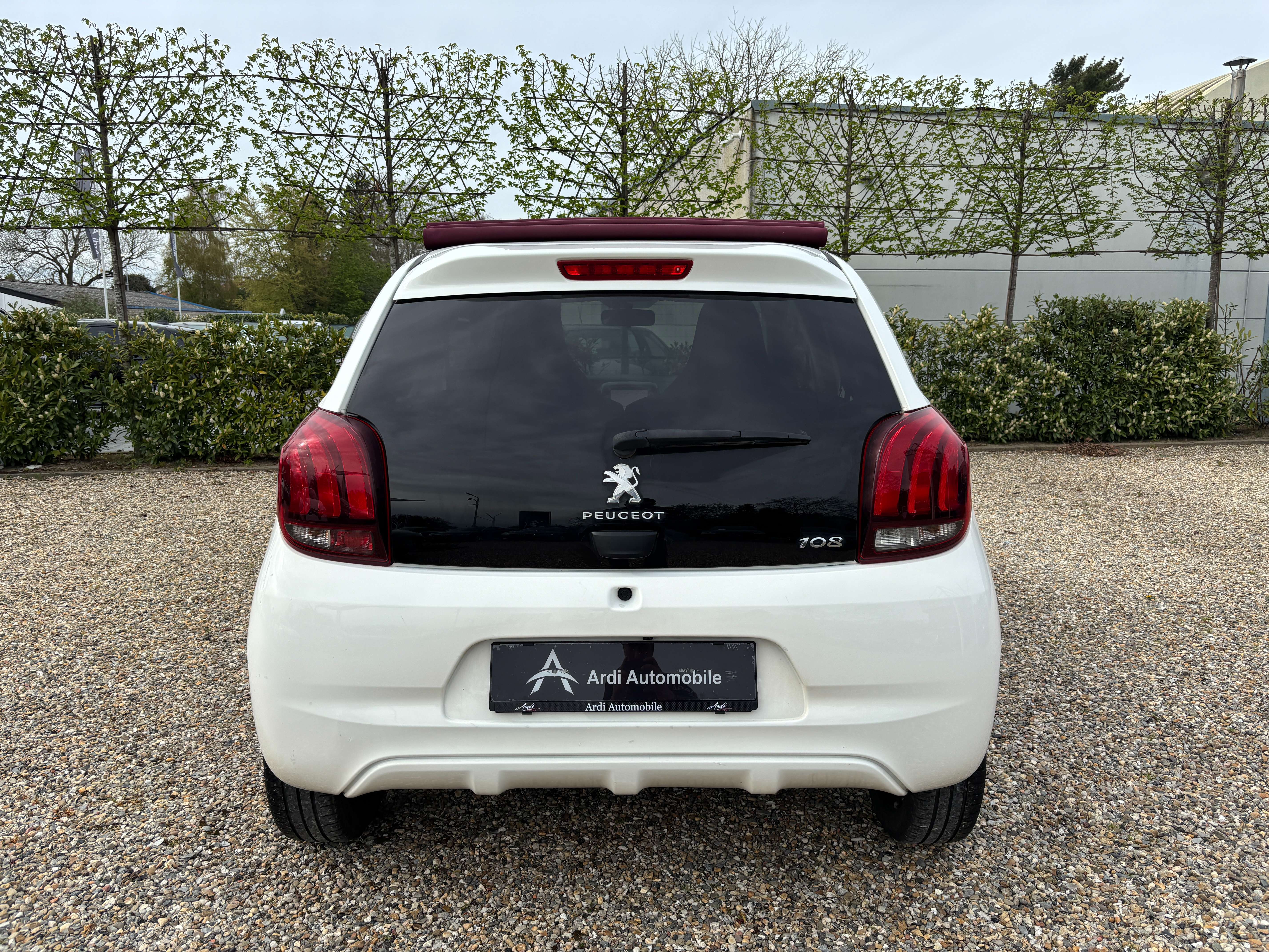 Peugeot 108 1.2 *TOIT OUVRANT*CRUISE CONTROL*CAMERA*KEYLESS*GARANTIE*