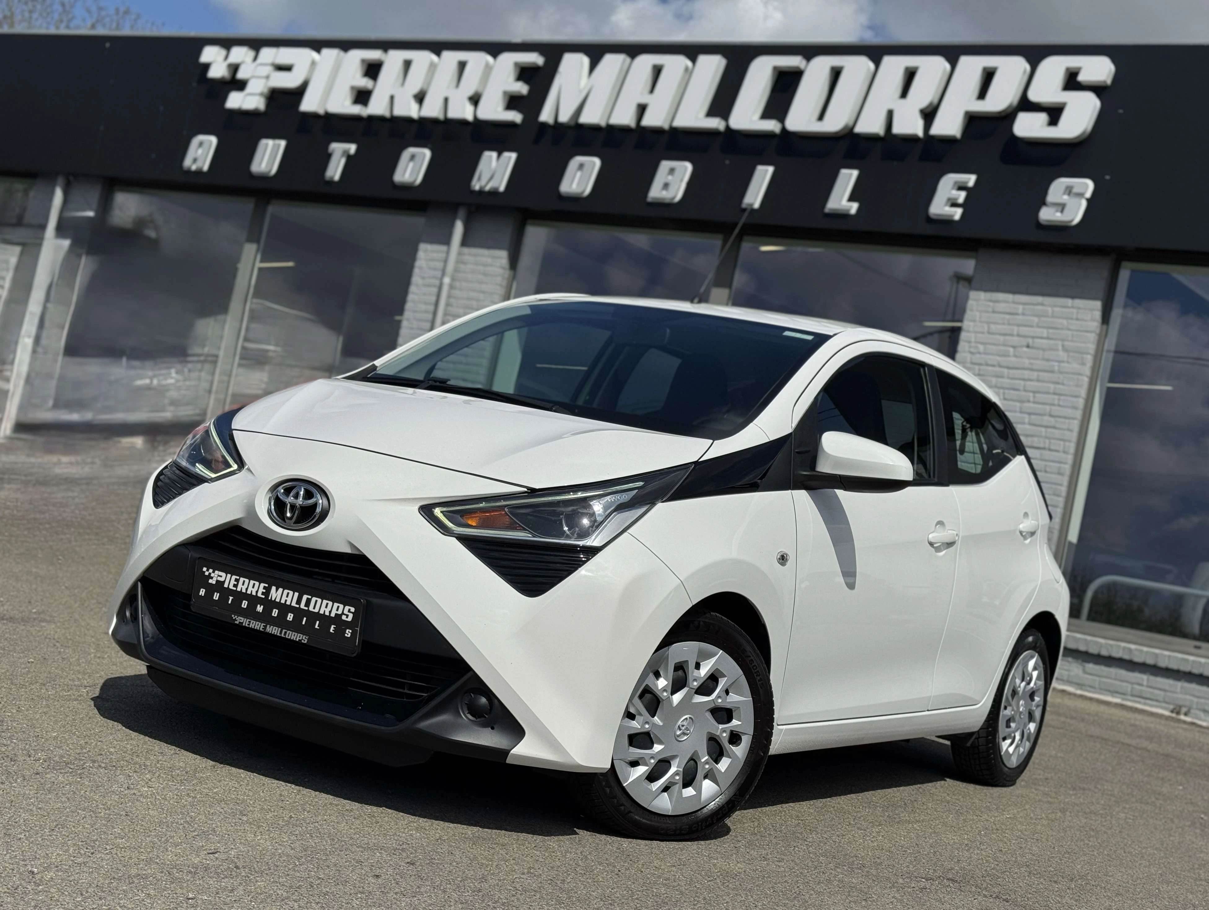 Toyota Aygo 1.0i VVT-i X-play / CARPLAY / AIRCO / CAMERA / LED