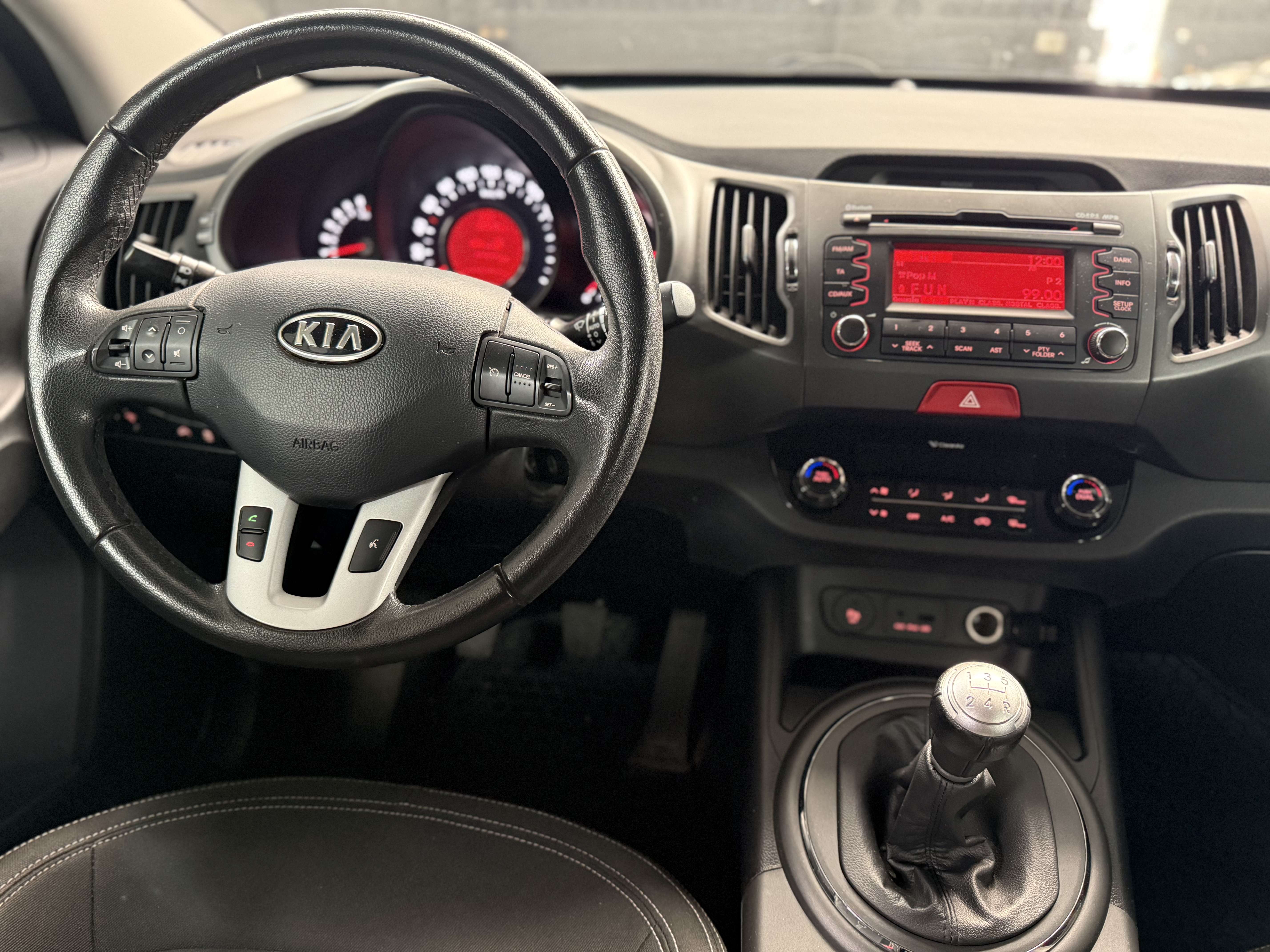 Kia Sportage 2.0i 2WD * 38.500 KM * CLIM * RADAR AR * RADIO * GARANTIE