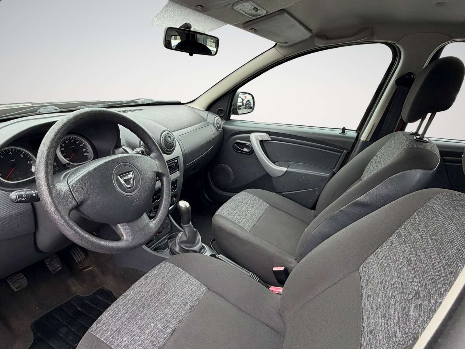 Dacia Duster Duster 1.6i Laureate / 4x2 / Garantie 12 Mois