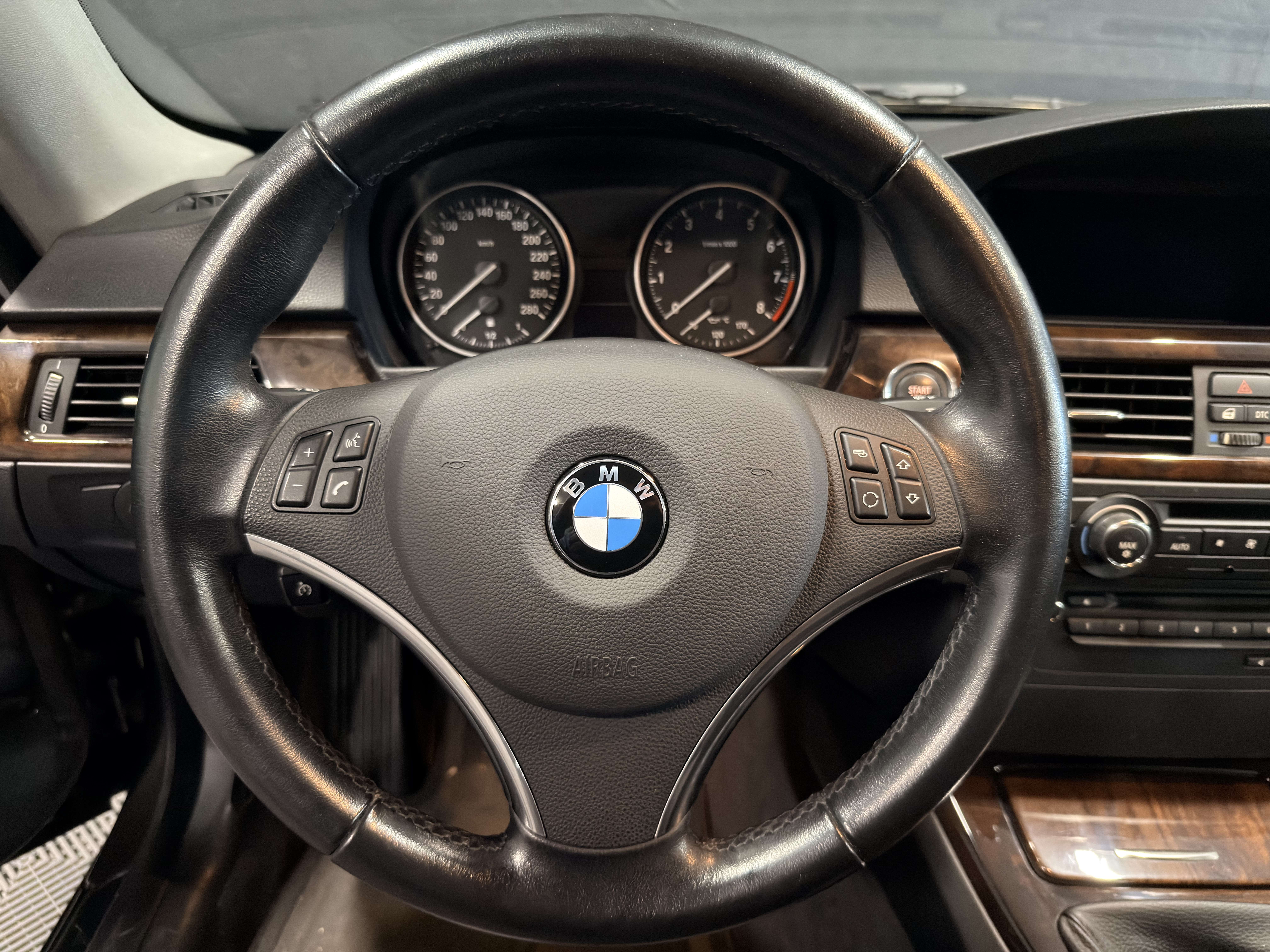 BMW 325 Coupé 325i Cuir/GPS/ClimAuto/Cruise