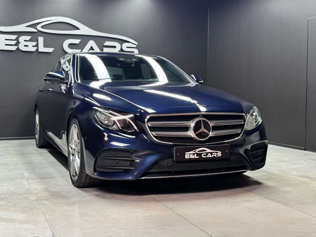 Mercedes-Benz E 200 E 200 d Pack AMG **12 mois de garantie**