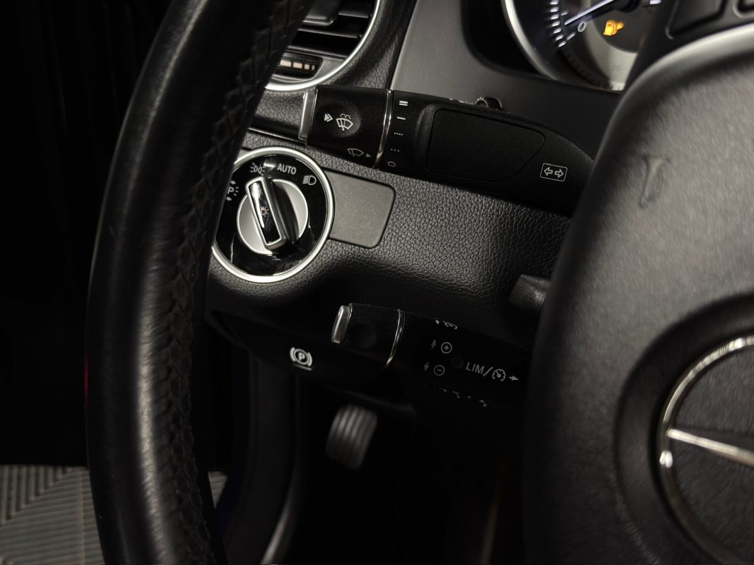 Mercedes-Benz Classe C 3 III PHASE 2 AVANTGARDE 180 CGI 1.6 156 Cv BVA7 INTERIEUR CUIR GPS - Garantie 1an