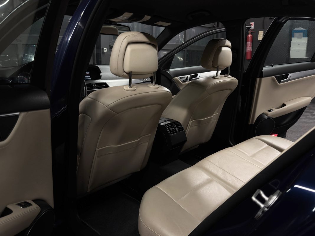 Mercedes-Benz Classe C 3 III PHASE 2 AVANTGARDE 180 CGI 1.6 156 Cv BVA7 INTERIEUR CUIR GPS - Garantie 1an