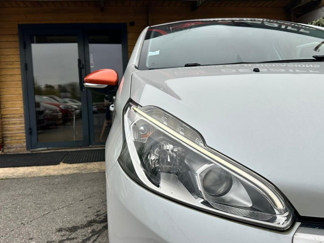 Peugeot 208 110ch SS BVM5 Roland Garros