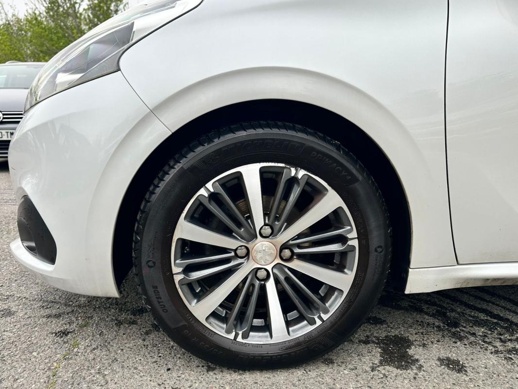 Peugeot 208 110ch SS BVM5 Roland Garros