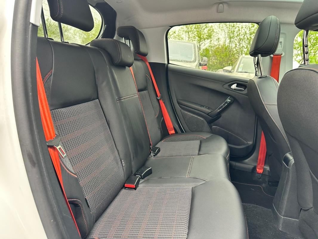 Peugeot 208 110ch SS BVM5 Roland Garros