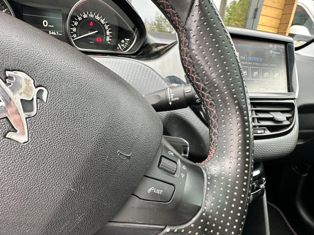 Peugeot 208 110ch SS BVM5 Roland Garros