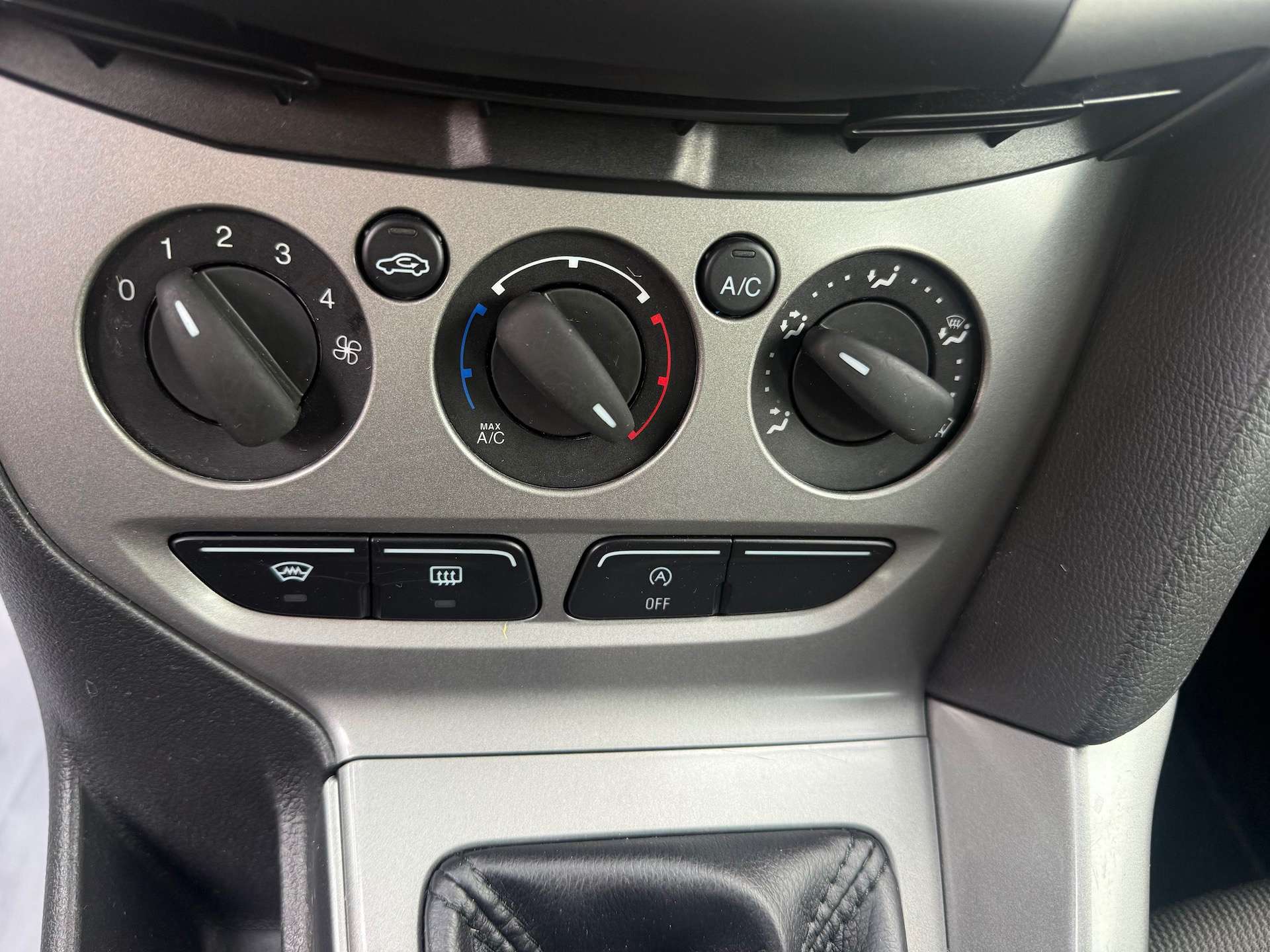 Ford Focus Focus 1.0 Ecoboost Airco, Parkeersensor, Keuring +
