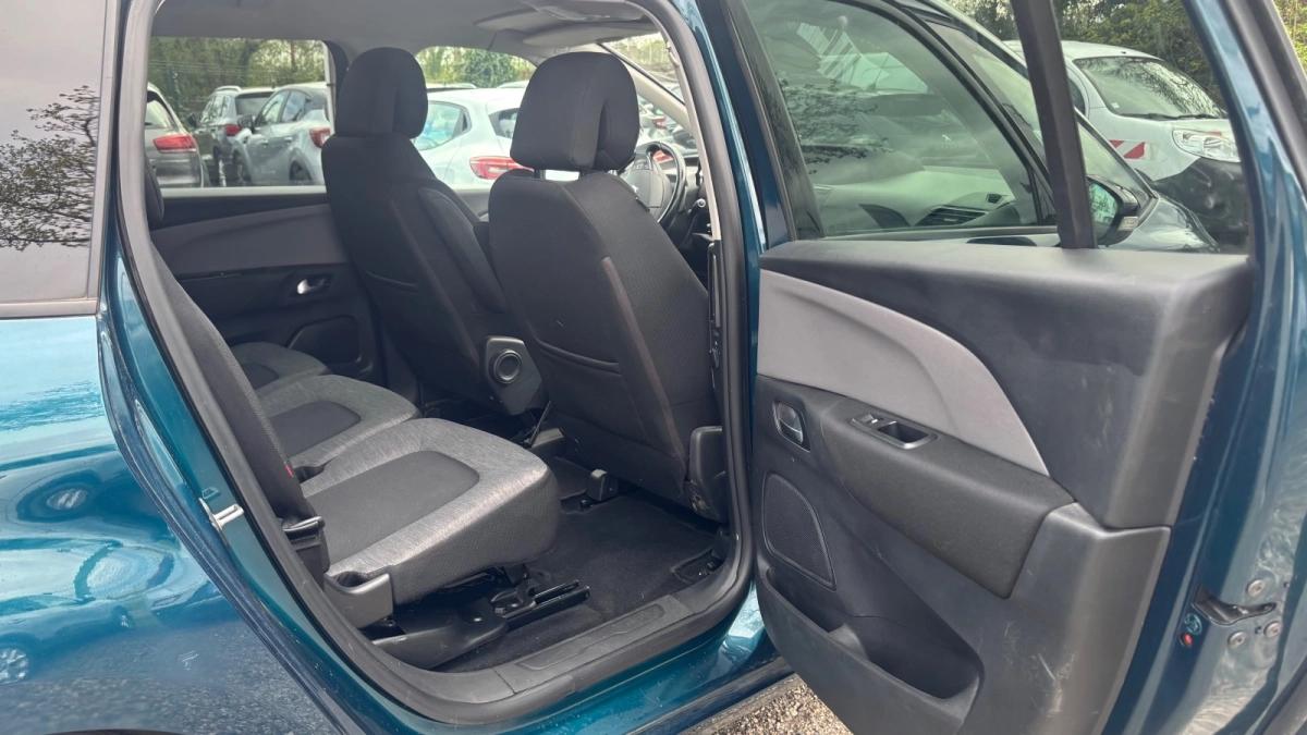 Citroen C4 1.5 BLUEHDI 130 BUSINESS + EAT8 10825 Hors Taxes 1ère main