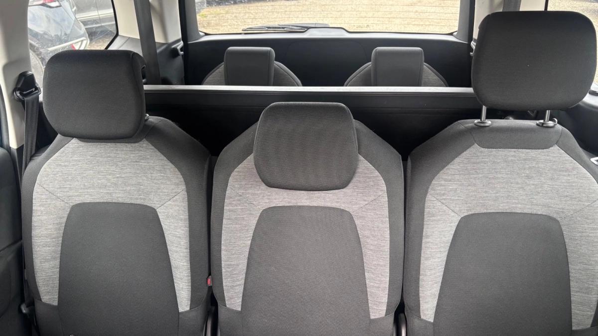 Citroen C4 1.5 BLUEHDI 130 BUSINESS + EAT8 10825 Hors Taxes 1ère main