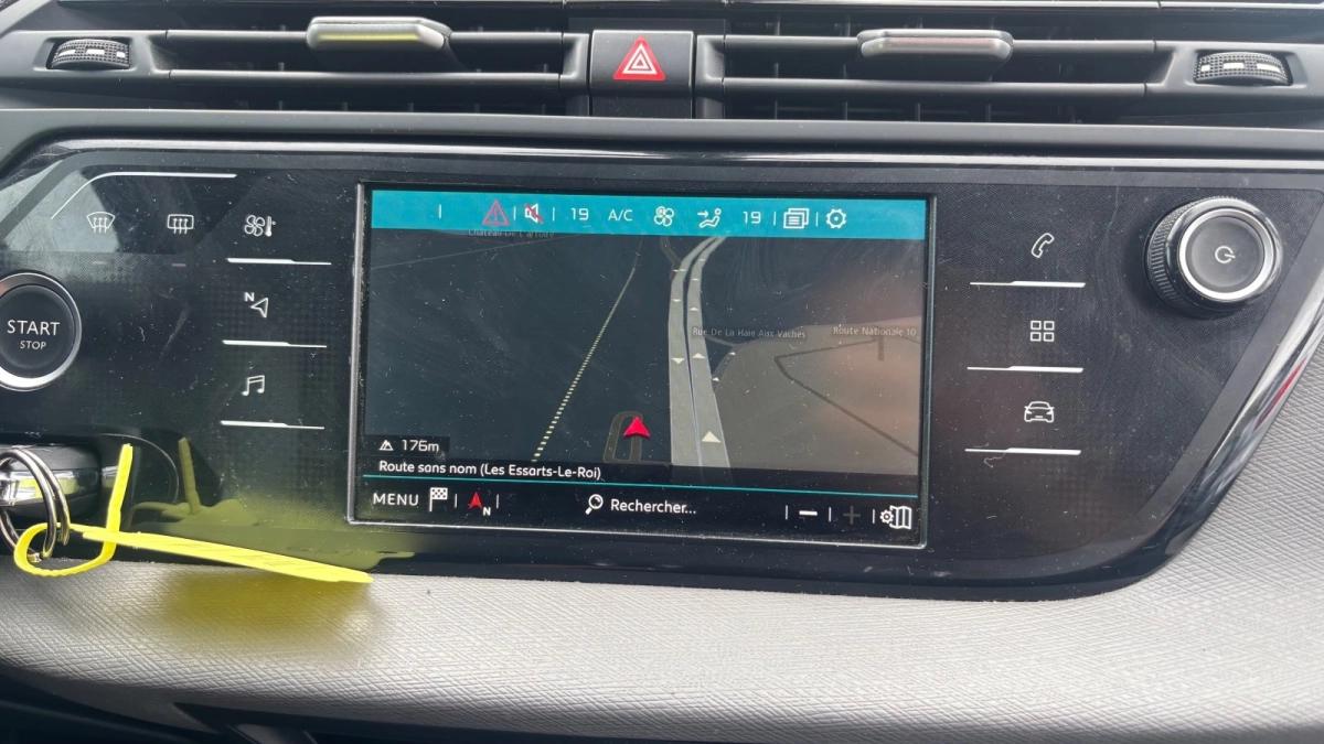 Citroen C4 1.5 BLUEHDI 130 BUSINESS + EAT8 10825 Hors Taxes 1ère main