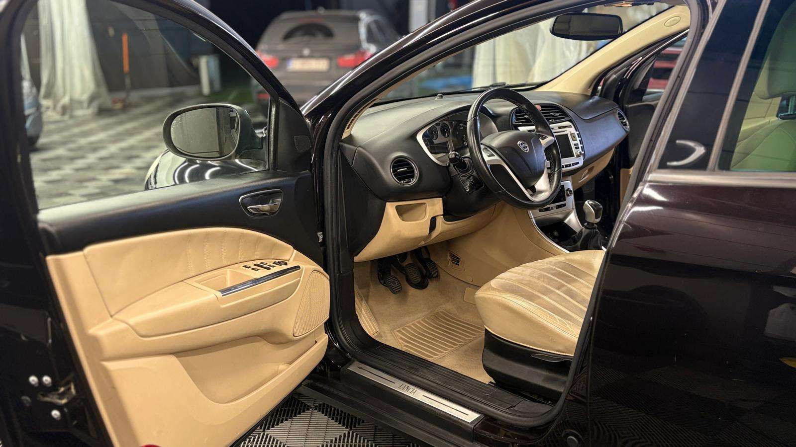 Lancia Delta 1.6D | 155.200 KM. | BJ. 2011 | NAVI | AIRCO