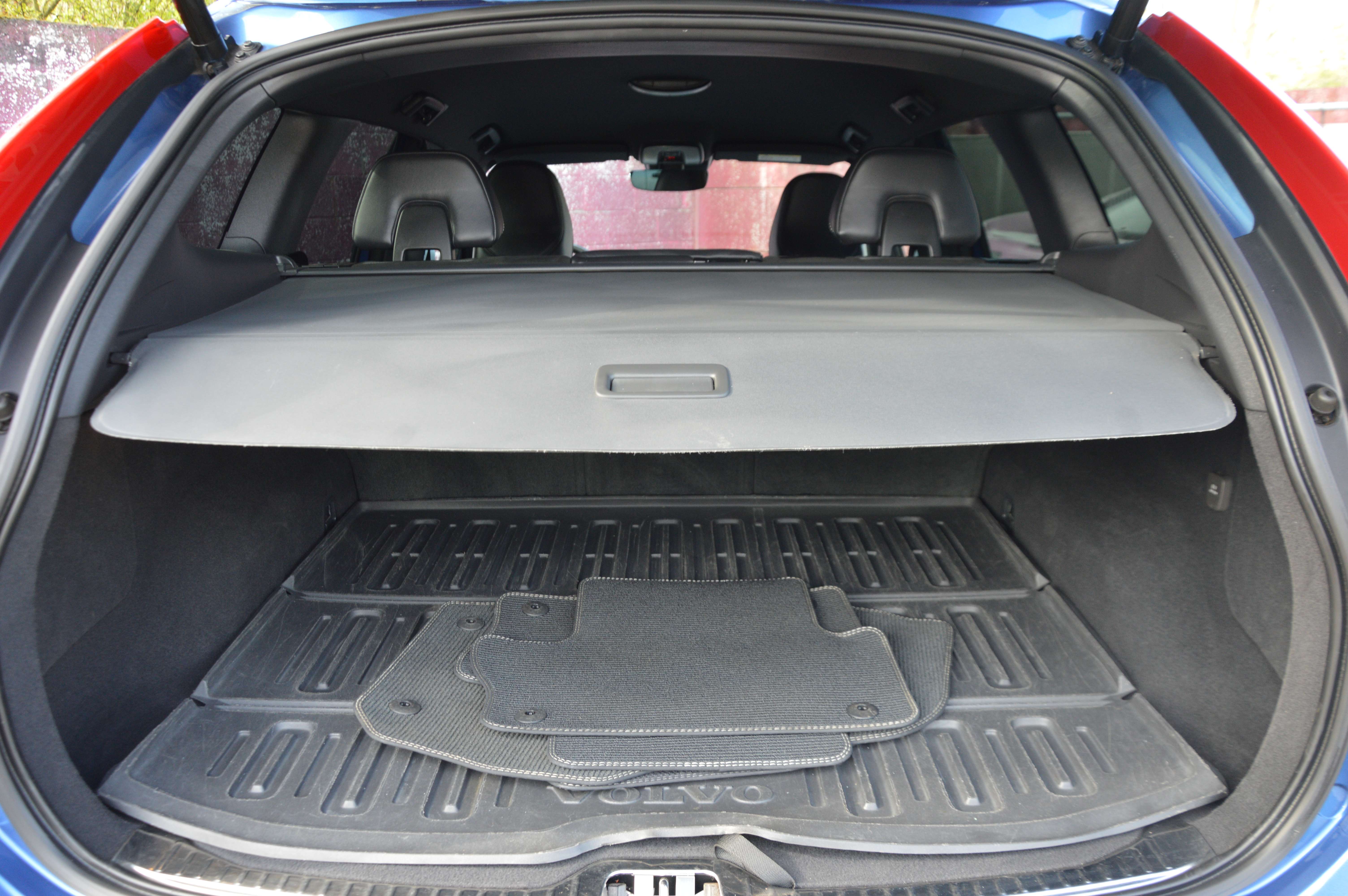 Volvo XC60 2.0D R-design BOITE AUT NAV CAM CRUIS CLIM 75.022KM