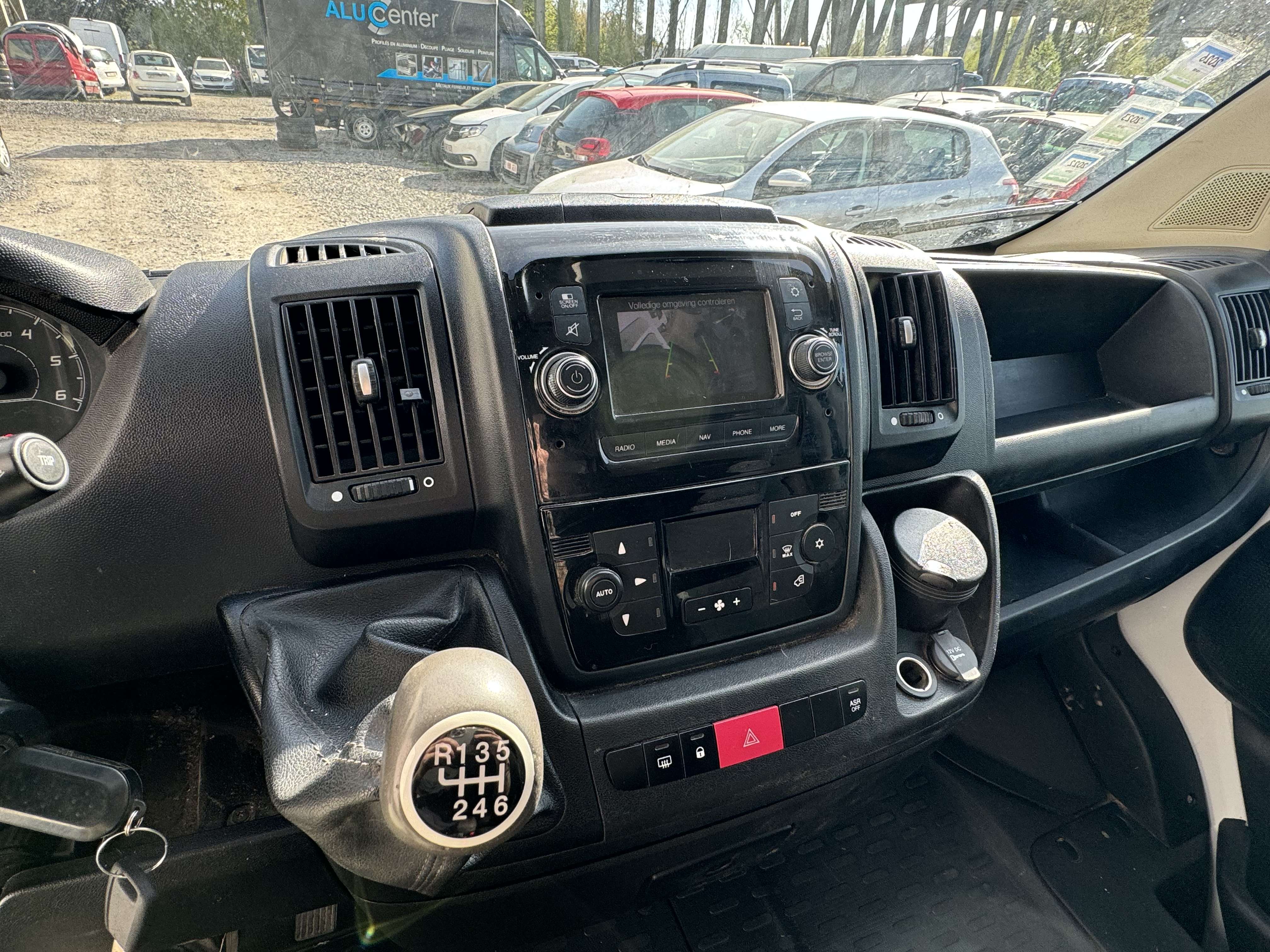 Citroen Jumper 2.2 L4 - A/C - MEDIA - NAVI - CAM - 6 PORTES - EU6d-isc