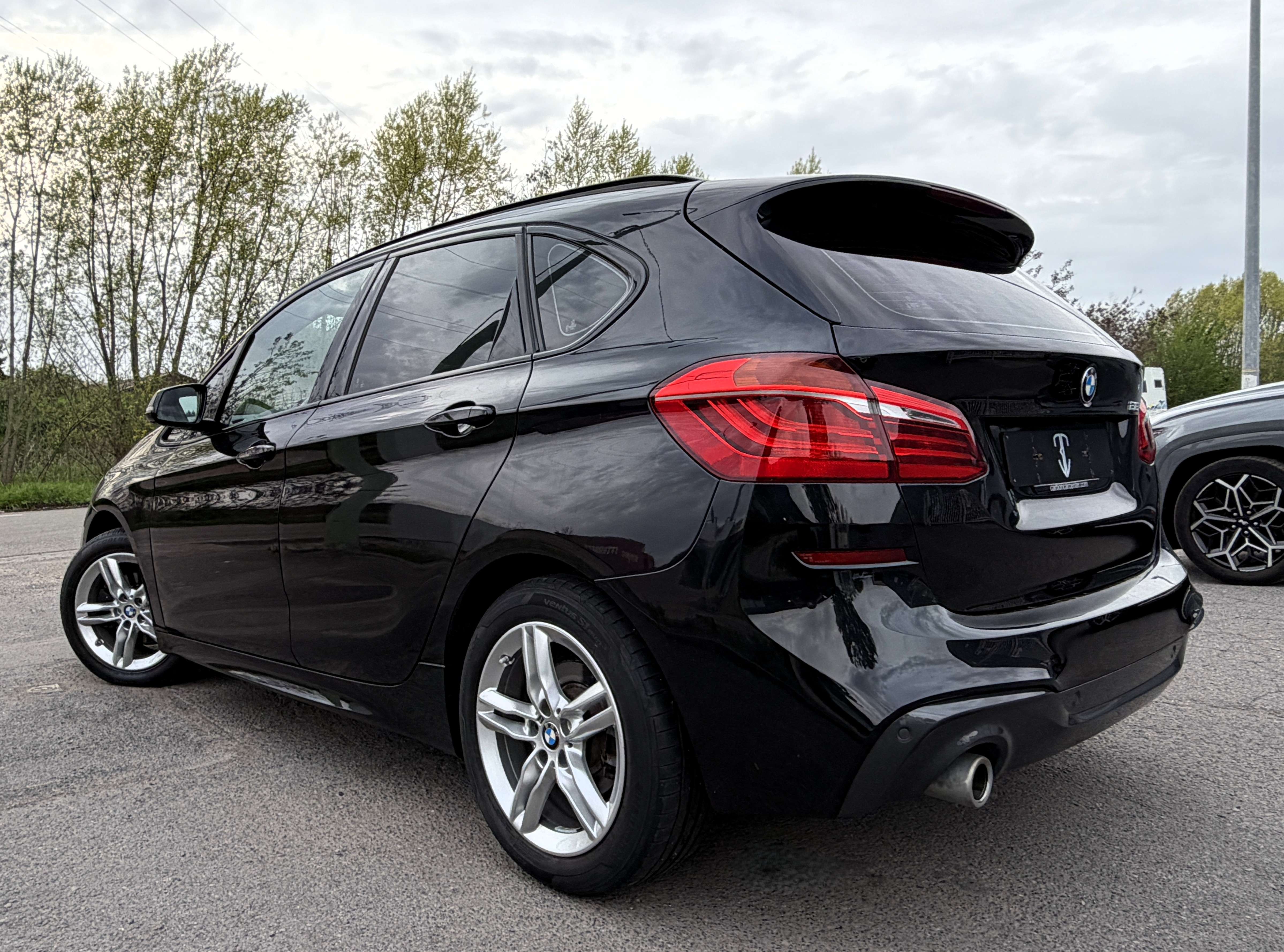 BMW 218 i Active Tourer Pack M Sport/NAVI/CRUISE/FULL LED/SHADOW LINE