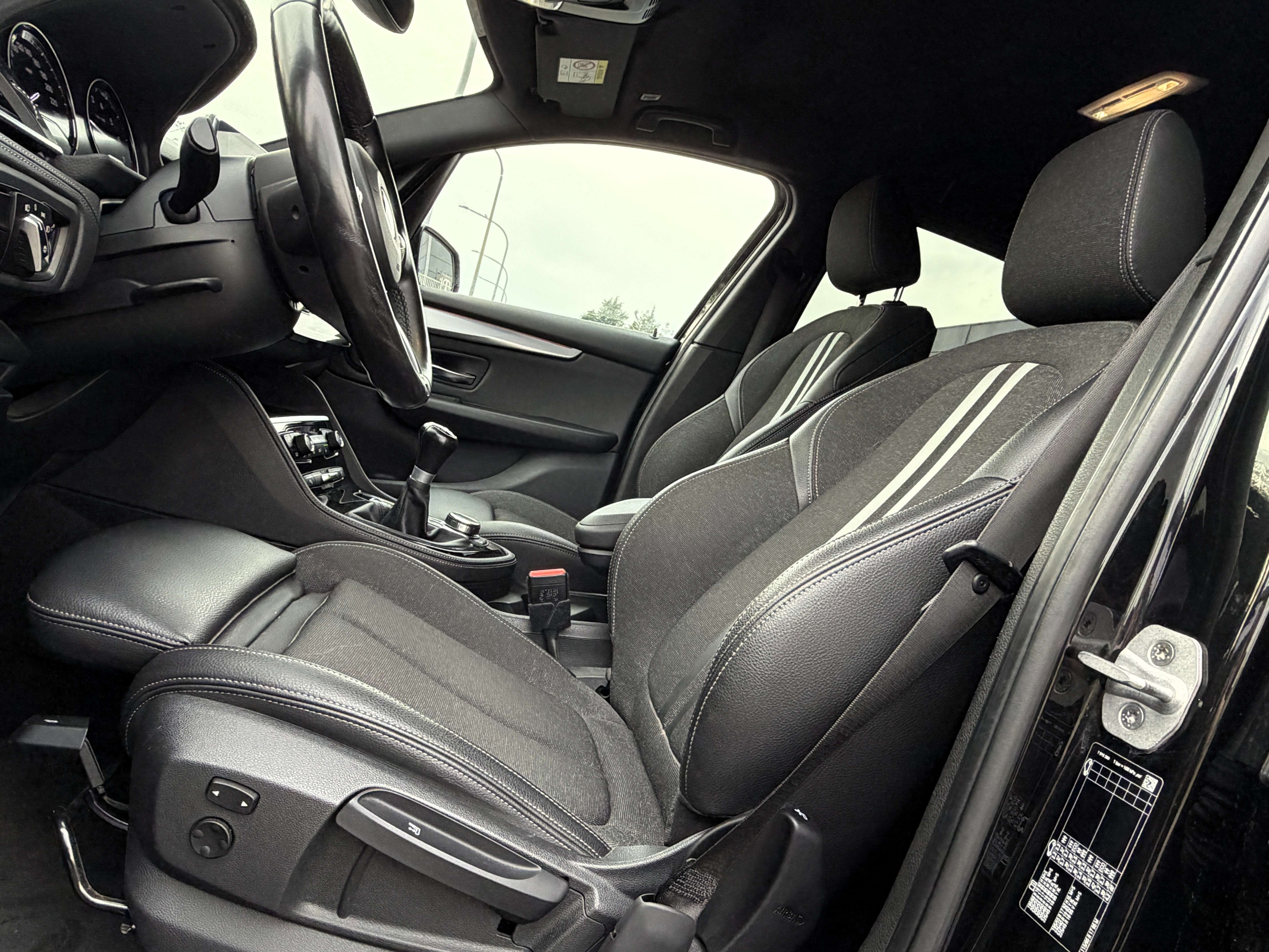 BMW 218 i Active Tourer Pack M Sport/NAVI/CRUISE/FULL LED/SHADOW LINE