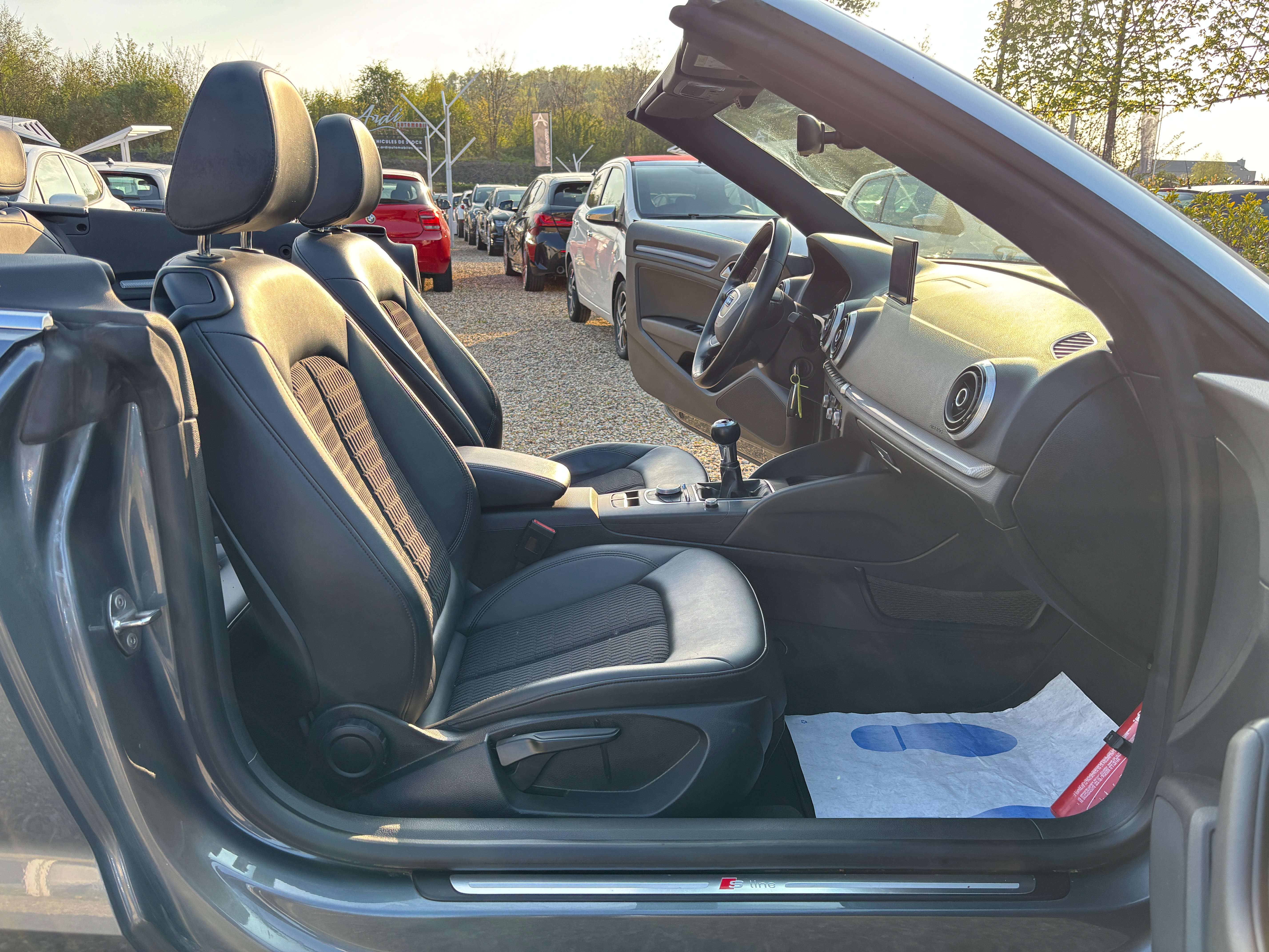 Audi A3 Cabriolet 1.6 TDi *S line*SIEGE CHAUFF*CRUISE CONTROL*GARANTIE*