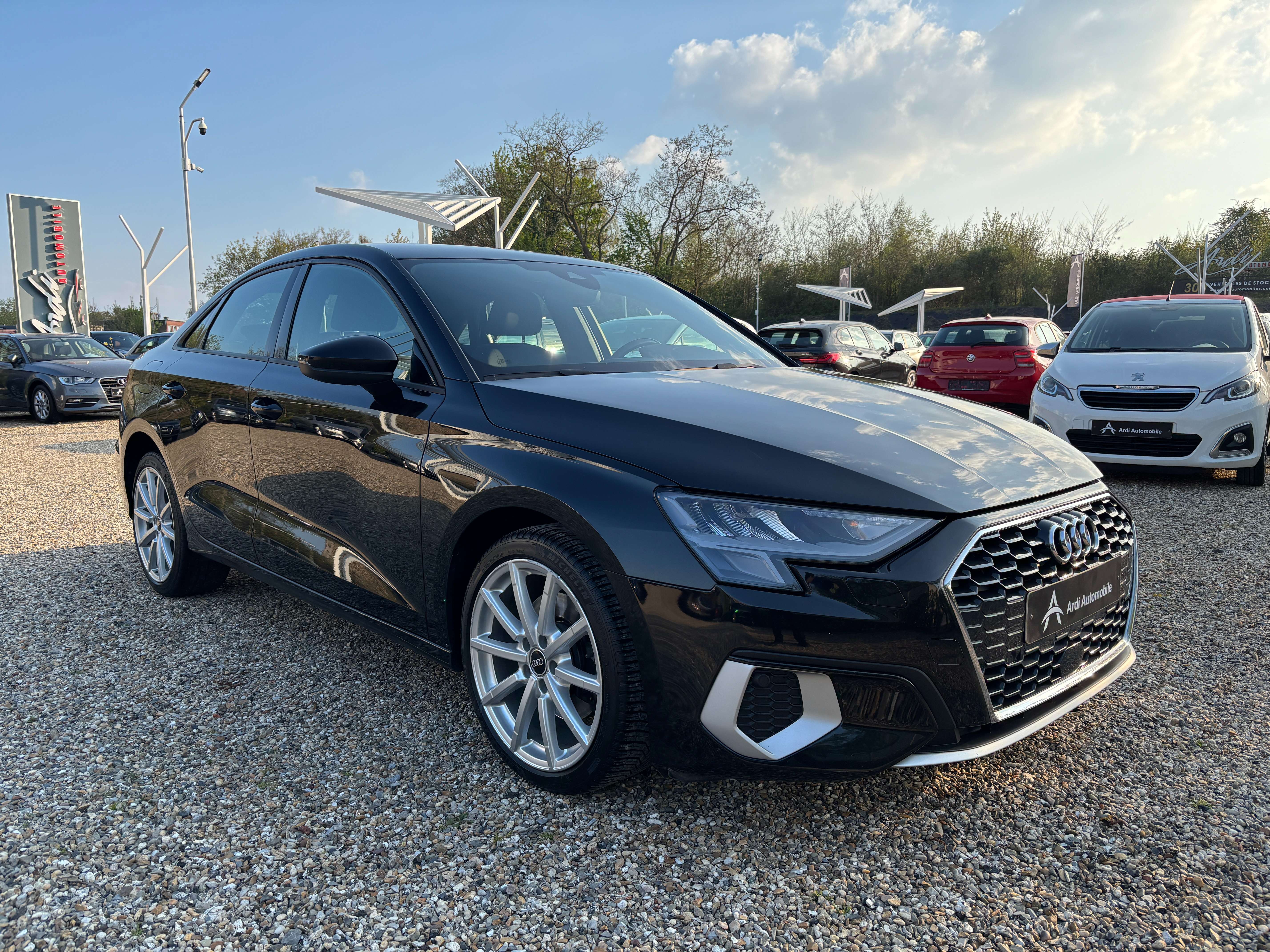 Audi A3 2.0 TDi *CARPLAY*SIEGE CHAUFF*XENON*LANE ASSIST*GARANTIE*