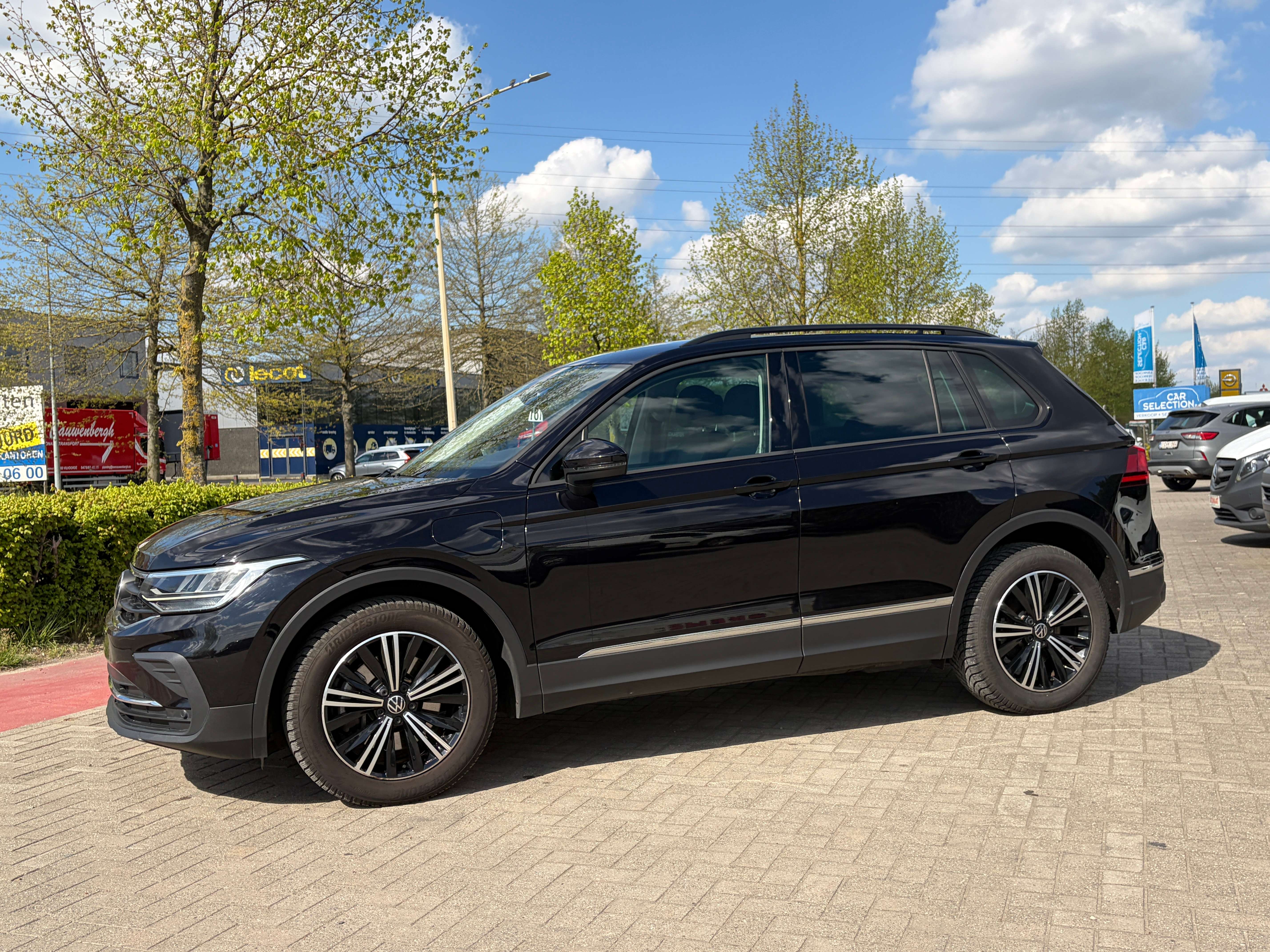 Volkswagen Tiguan eHybrid Plug-in 2WD, Adapt. cruise, Camera, Trekhaak, 1j Garantie