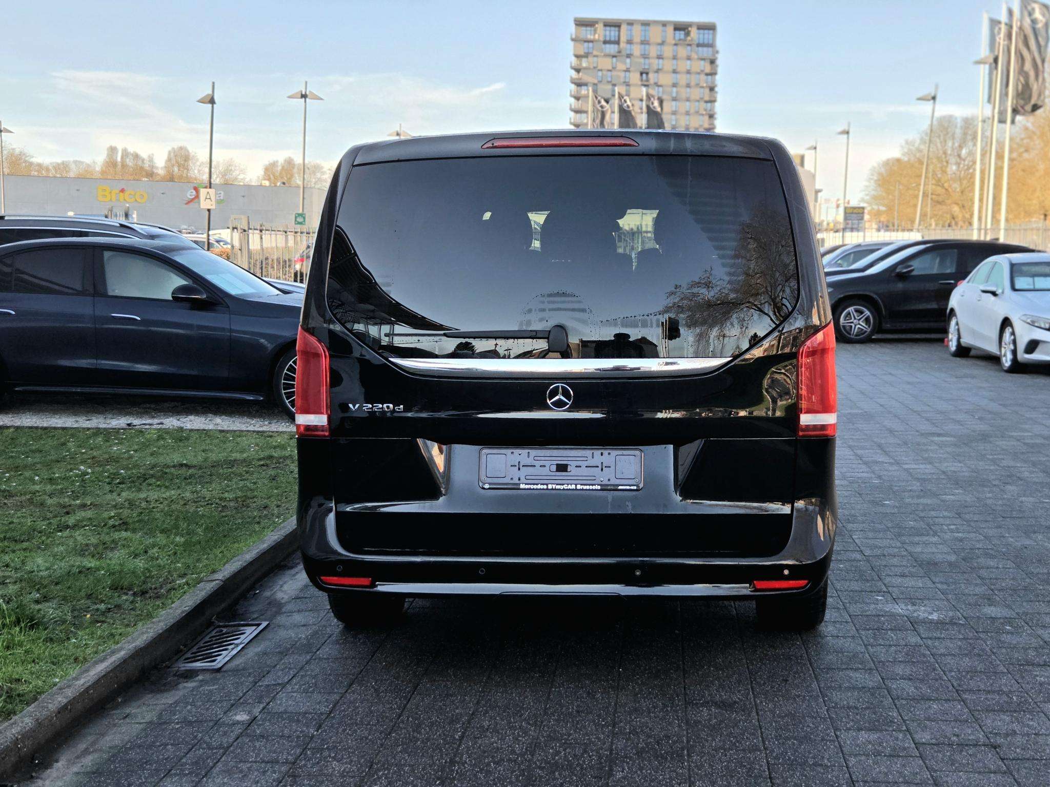 Mercedes-Benz V 220 V d L3 9G-TRONIC Avantgarde