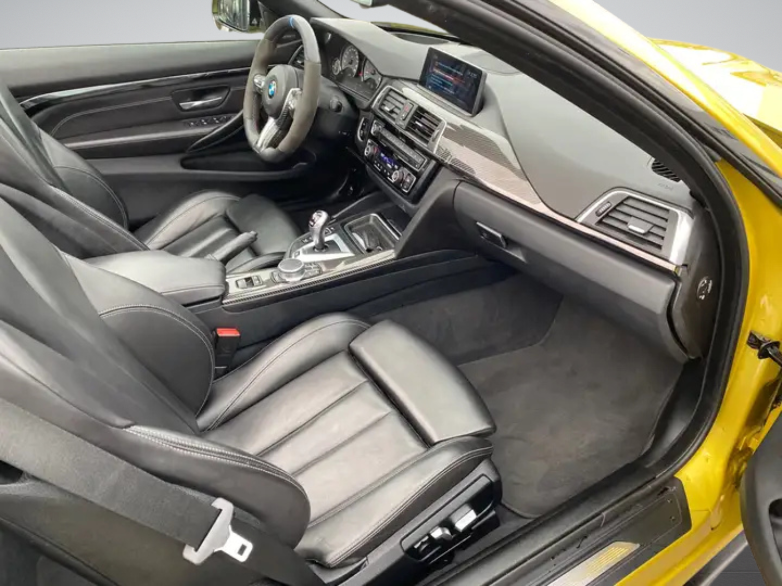 BMW M4 / COMPETITION / HARMAN KARDON / M PERFORMANCE