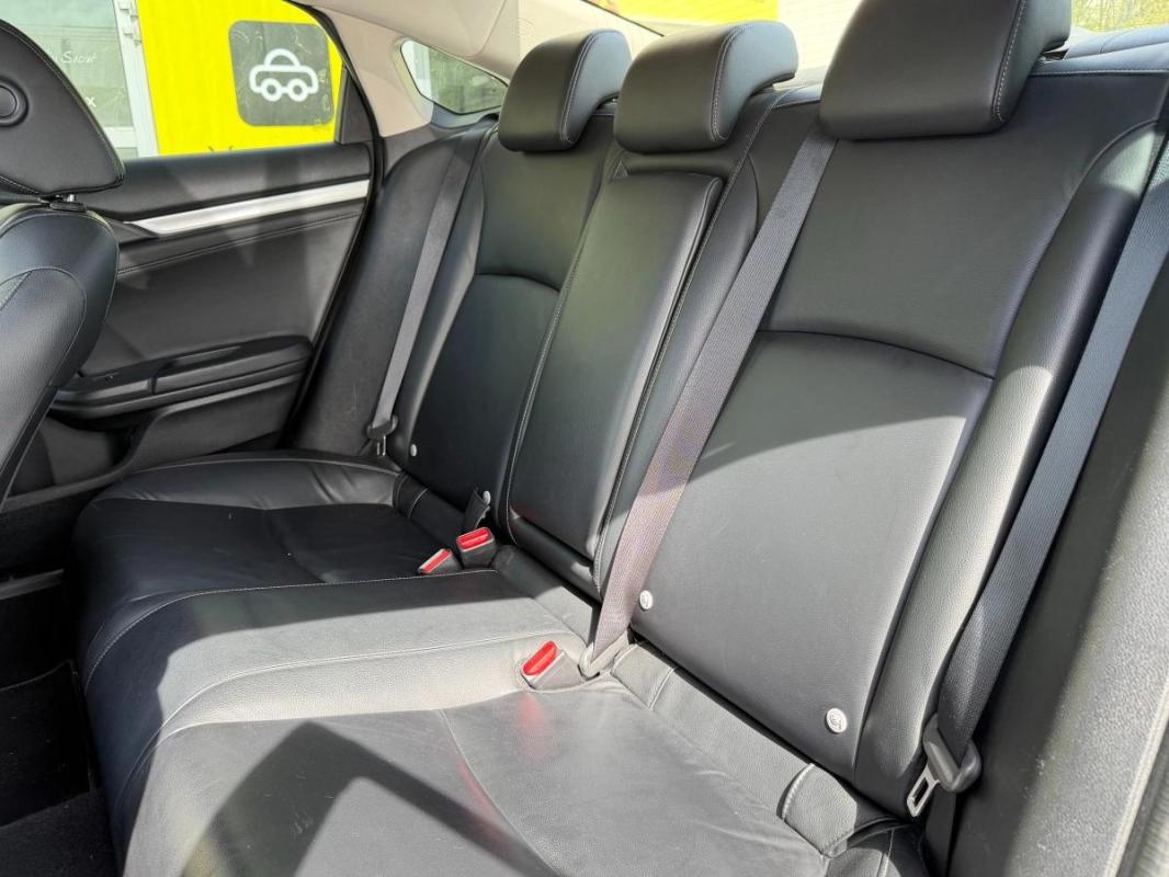 Honda Civic 1.5 IVTEC 180 PRESTIGE CVT BVA -TOIT OUVRANT-CAMERA DE RECUL SIEGES CHAUFFANTS AV/AR