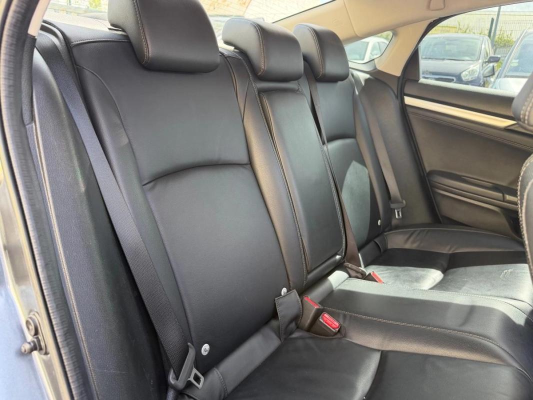 Honda Civic 1.5 IVTEC 180 PRESTIGE CVT BVA -TOIT OUVRANT-CAMERA DE RECUL SIEGES CHAUFFANTS AV/AR
