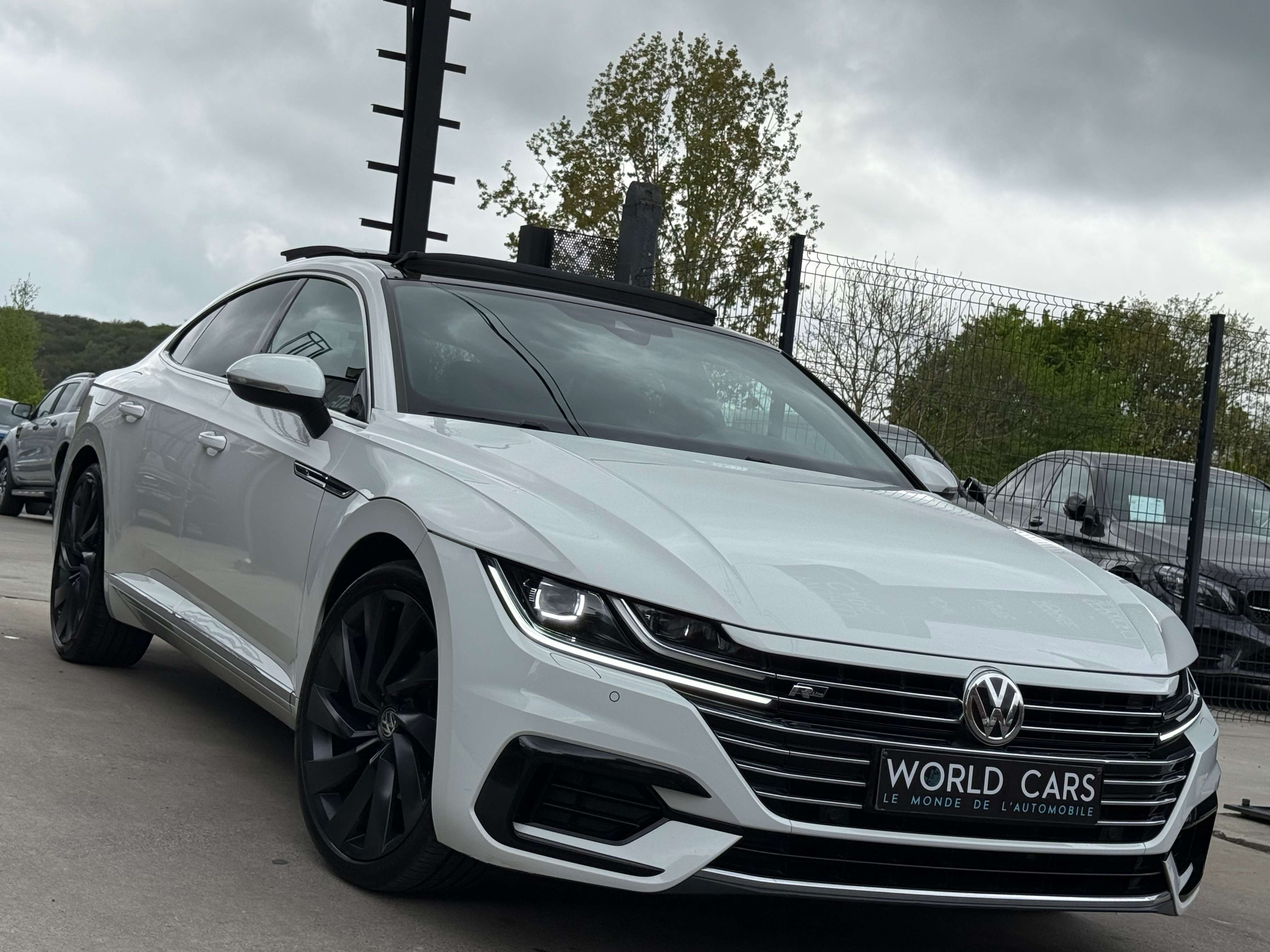 Volkswagen Arteon 2.0 TSI R-Line DSG TOIT PANORAMIQUE - COCKPIT - LINE ASS. - FRONT ASS. - DISTRONIC - CAMERA - FULL OPTION
