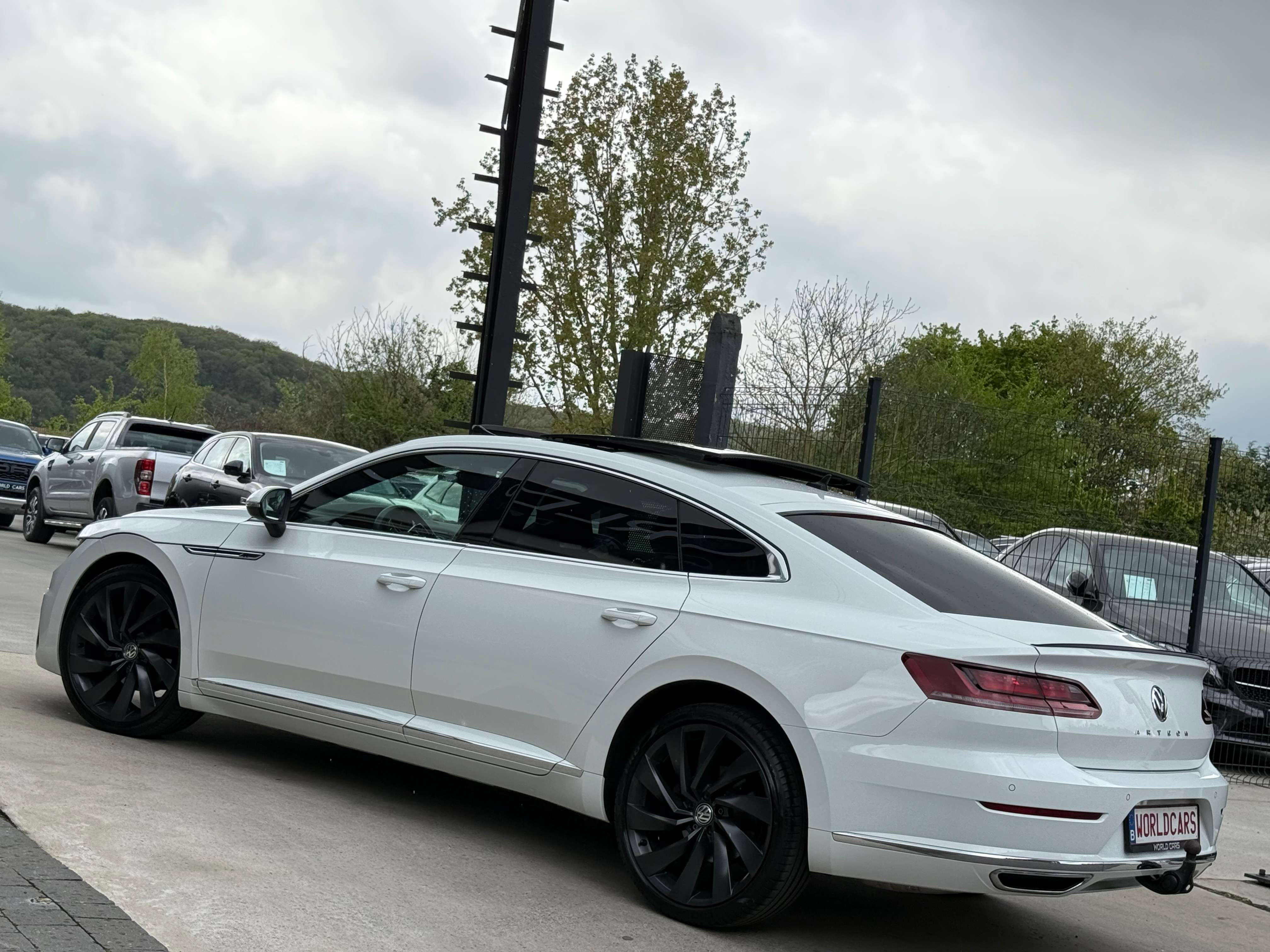 Volkswagen Arteon 2.0 TSI R-Line DSG TOIT PANORAMIQUE - COCKPIT - LINE ASS. - FRONT ASS. - DISTRONIC - CAMERA - FULL OPTION