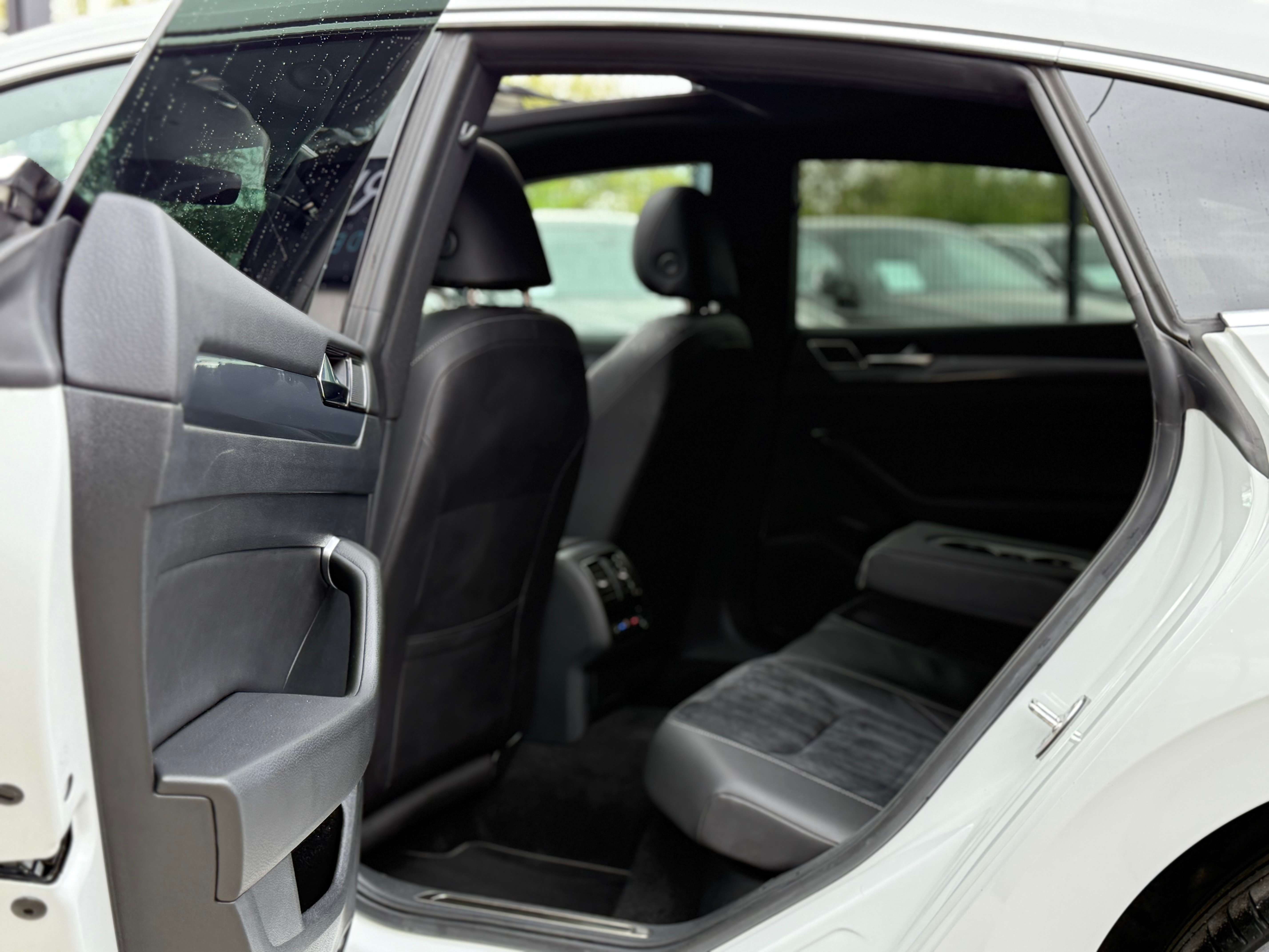 Volkswagen Arteon 2.0 TSI R-Line DSG TOIT PANORAMIQUE - COCKPIT - LINE ASS. - FRONT ASS. - DISTRONIC - CAMERA - FULL OPTION
