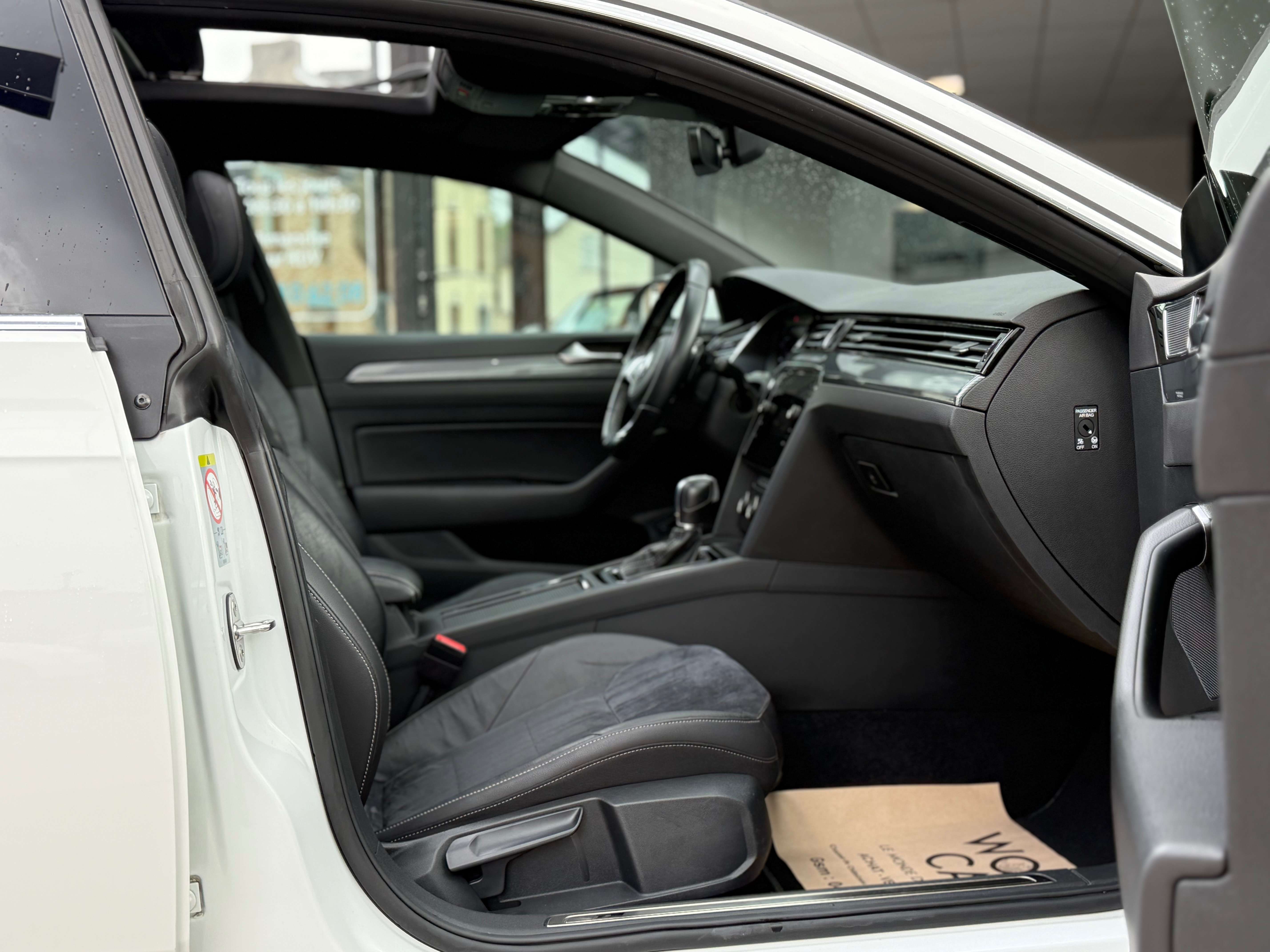 Volkswagen Arteon 2.0 TSI R-Line DSG TOIT PANORAMIQUE - COCKPIT - LINE ASS. - FRONT ASS. - DISTRONIC - CAMERA - FULL OPTION