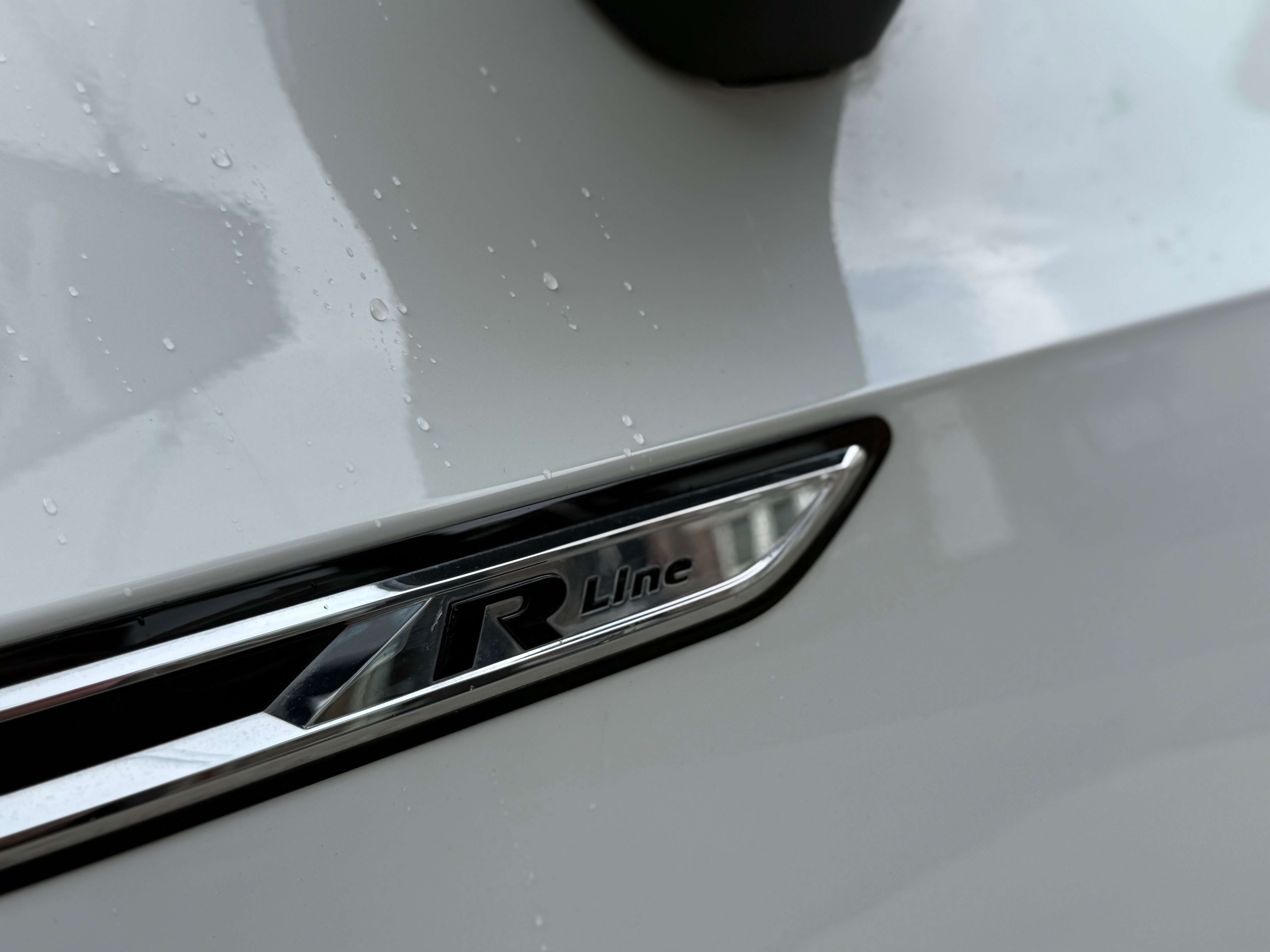 Volkswagen Arteon 2.0 TSI R-Line DSG TOIT PANORAMIQUE - COCKPIT - LINE ASS. - FRONT ASS. - DISTRONIC - CAMERA - FULL OPTION