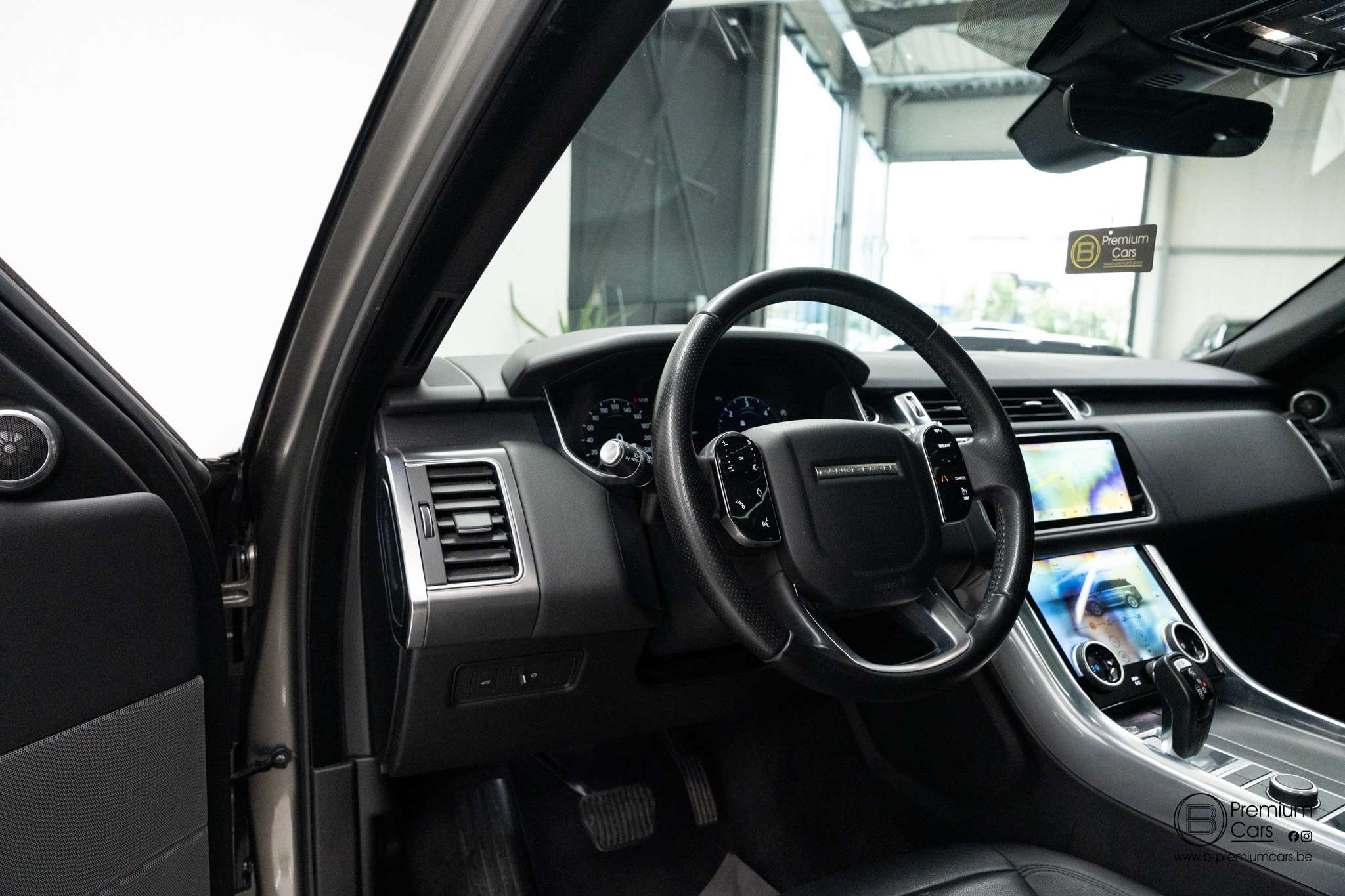 Land Rover Range Rover Sport HSE D250 Black pack! Pano, Cruise, Camera, Full Options!