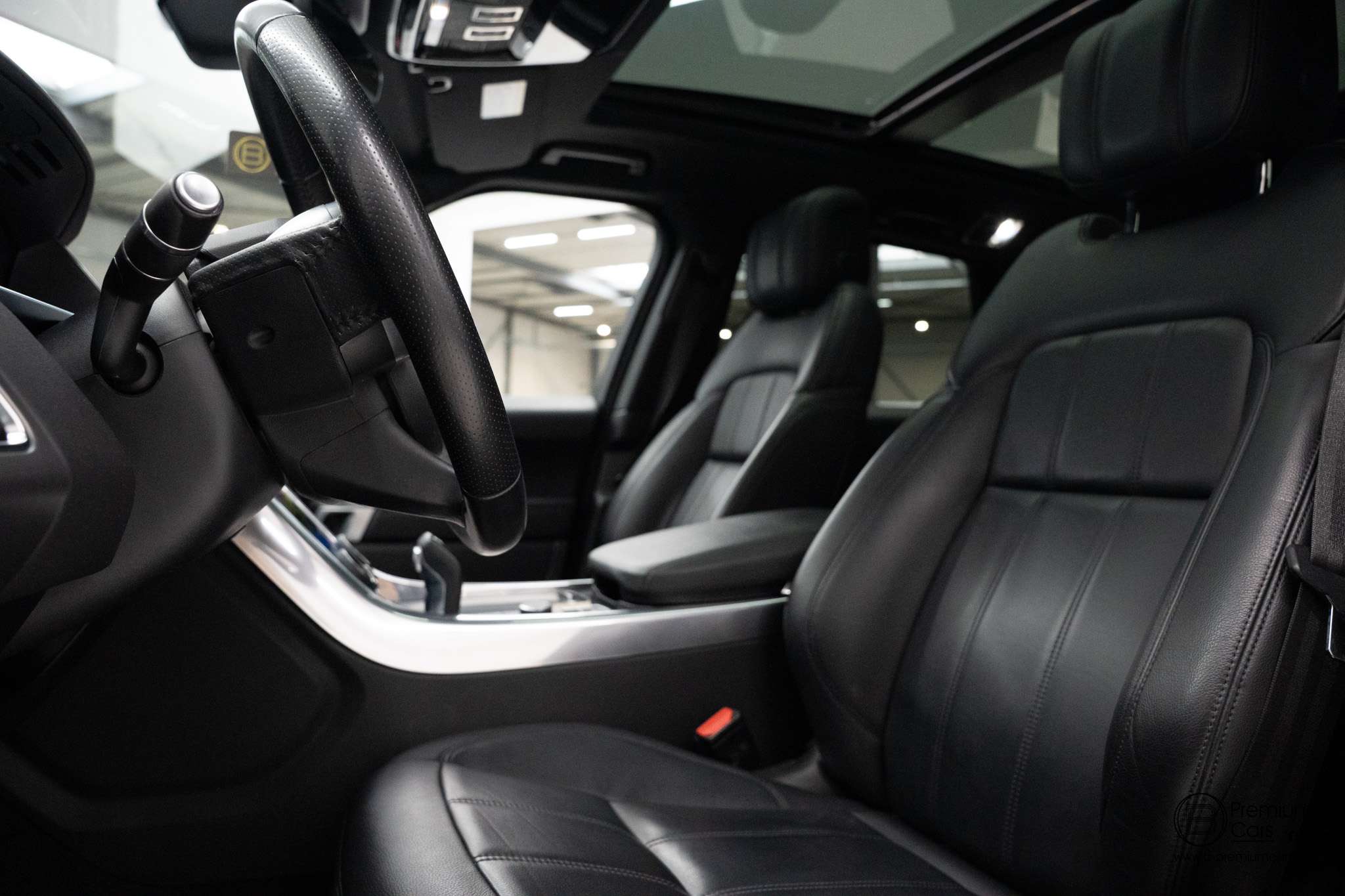 Land Rover Range Rover Sport HSE D250 Black pack! Pano, Cruise, Camera, Full Options!