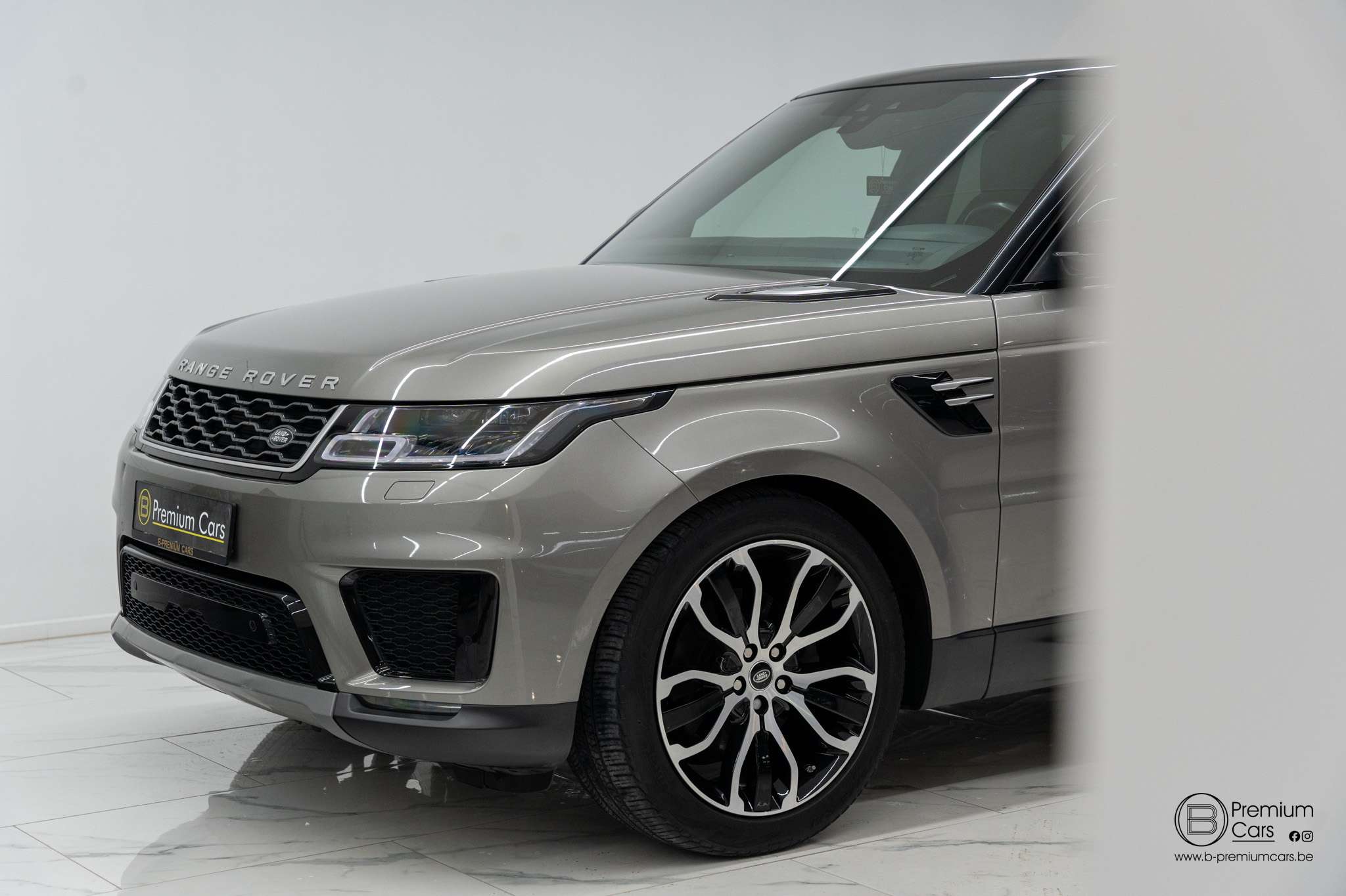 Land Rover Range Rover Sport HSE D250 Black pack! Pano, Cruise, Camera, Full Options!