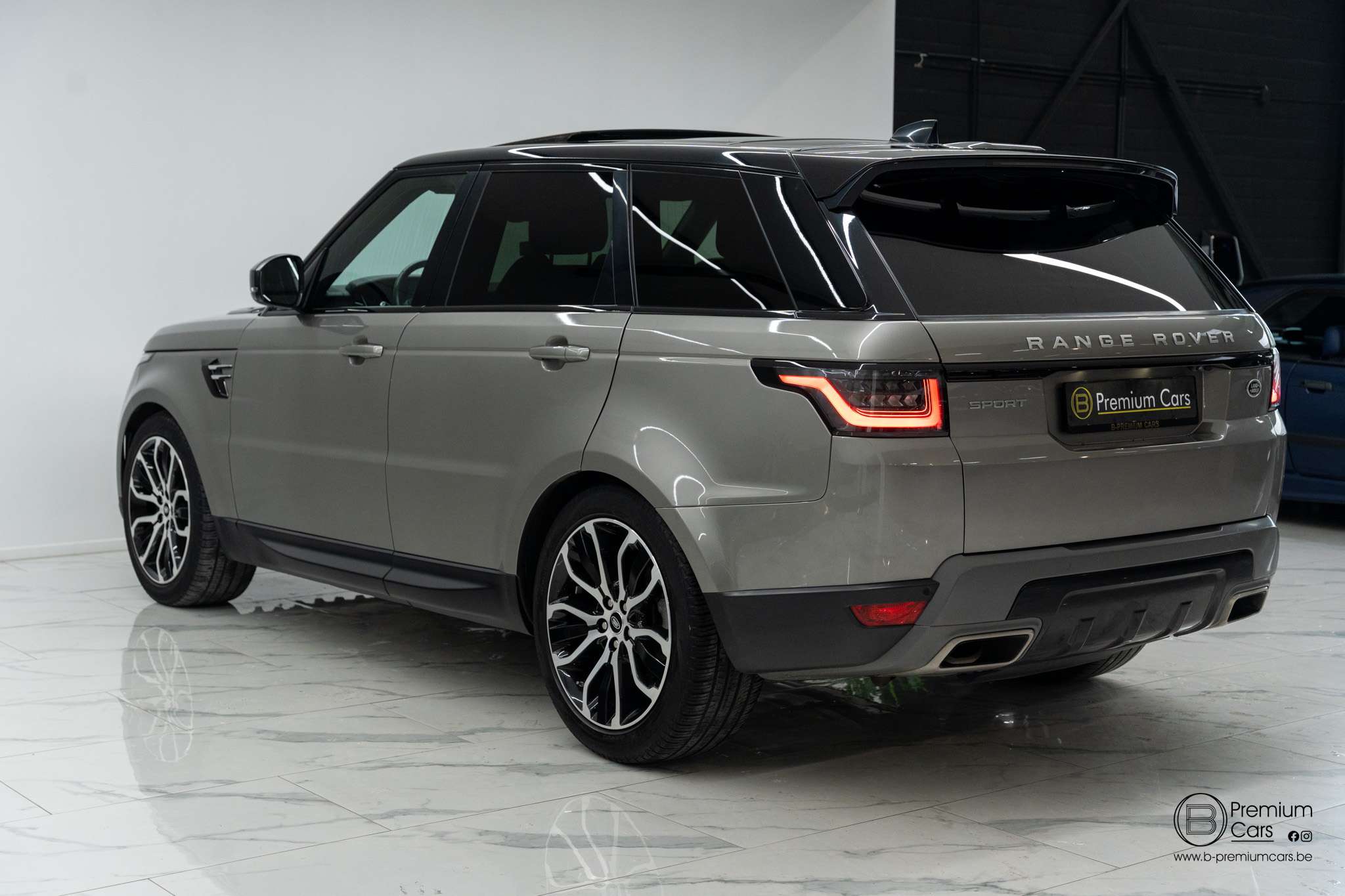 Land Rover Range Rover Sport HSE D250 Black pack! Pano, Cruise, Camera, Full Options!