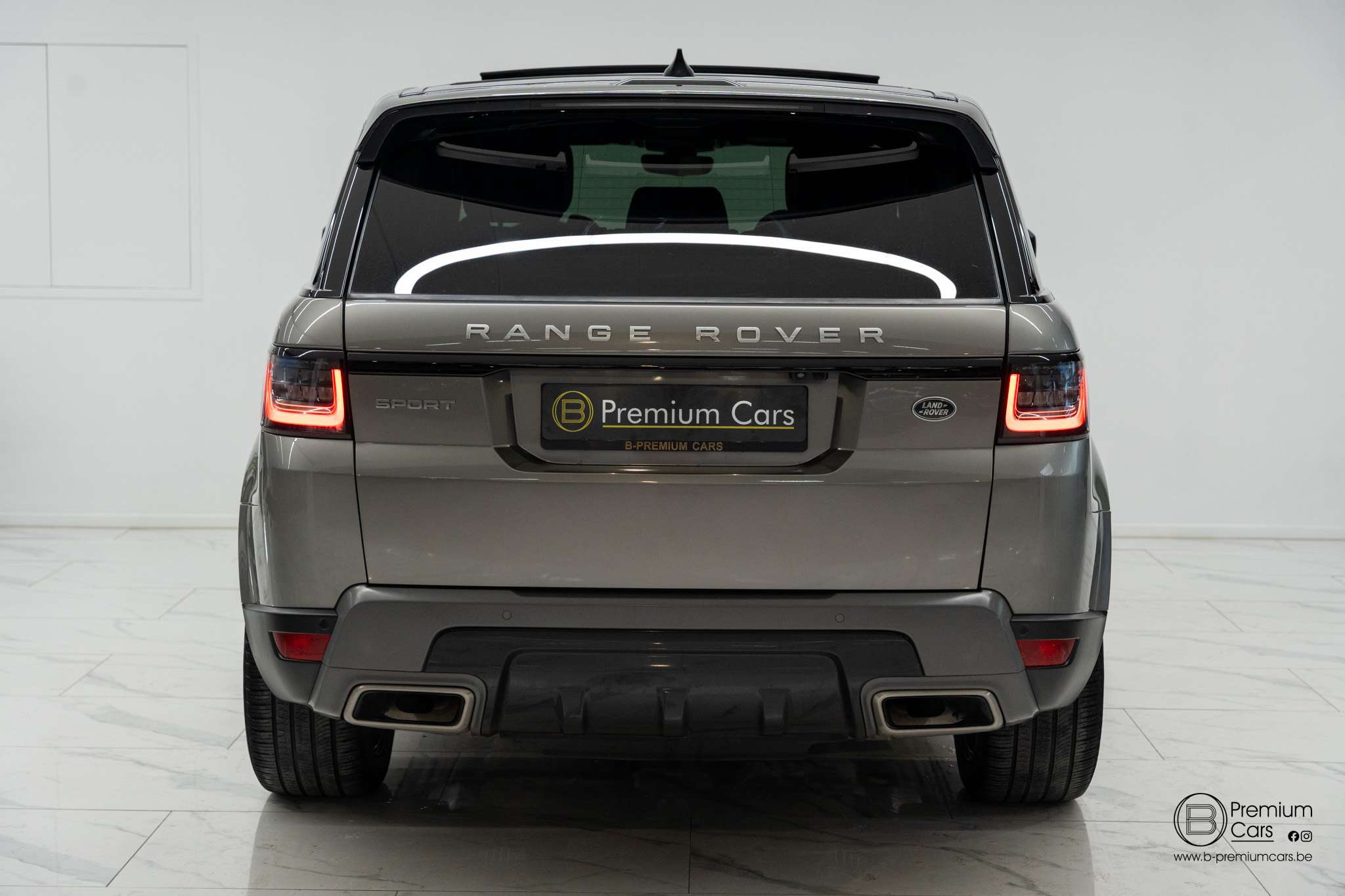 Land Rover Range Rover Sport HSE D250 Black pack! Pano, Cruise, Camera, Full Options!