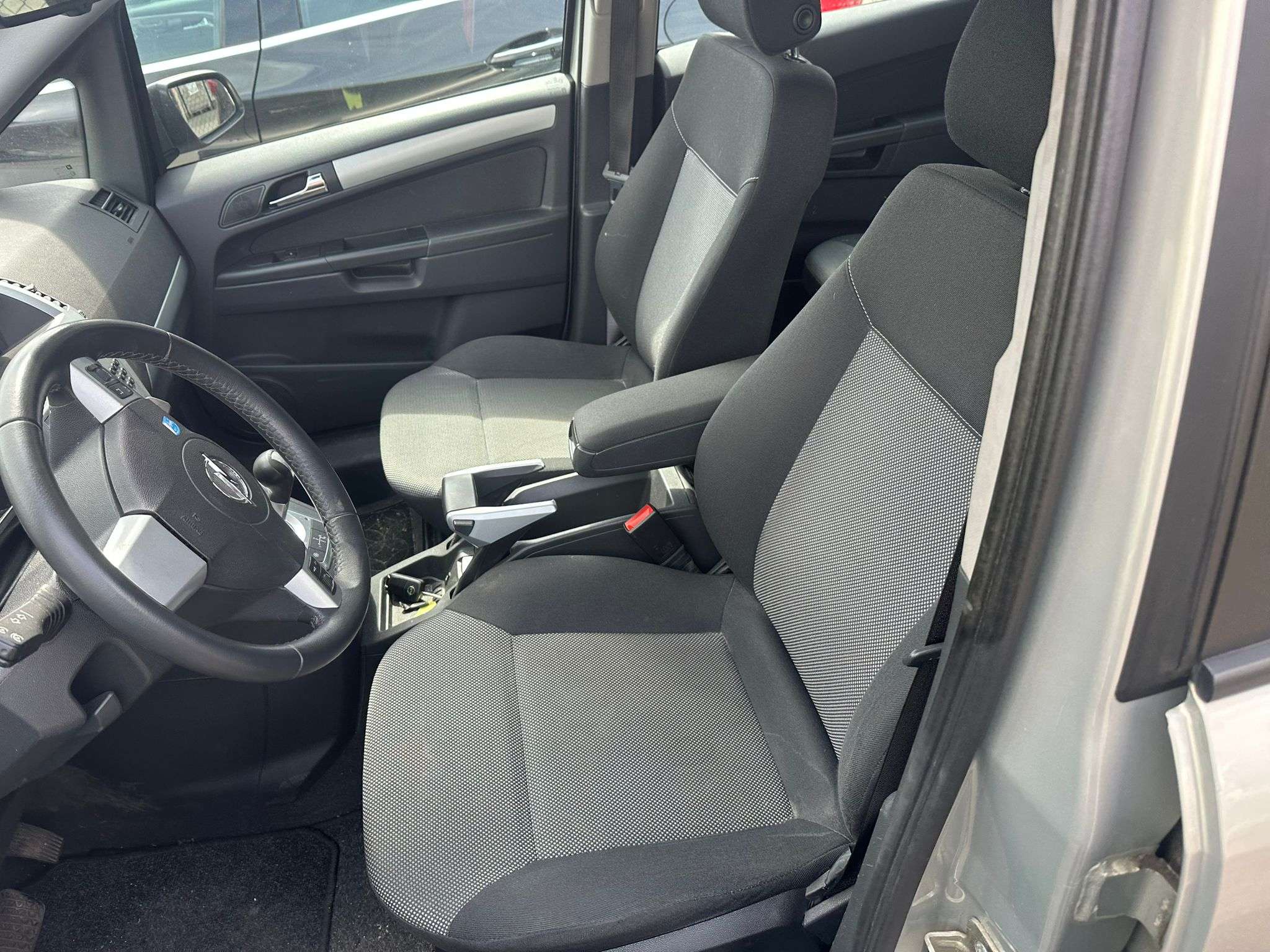 Opel Zafira 1.8i benzine AUTOMATIQUE bj. 2009 7-zitplaatsen 13