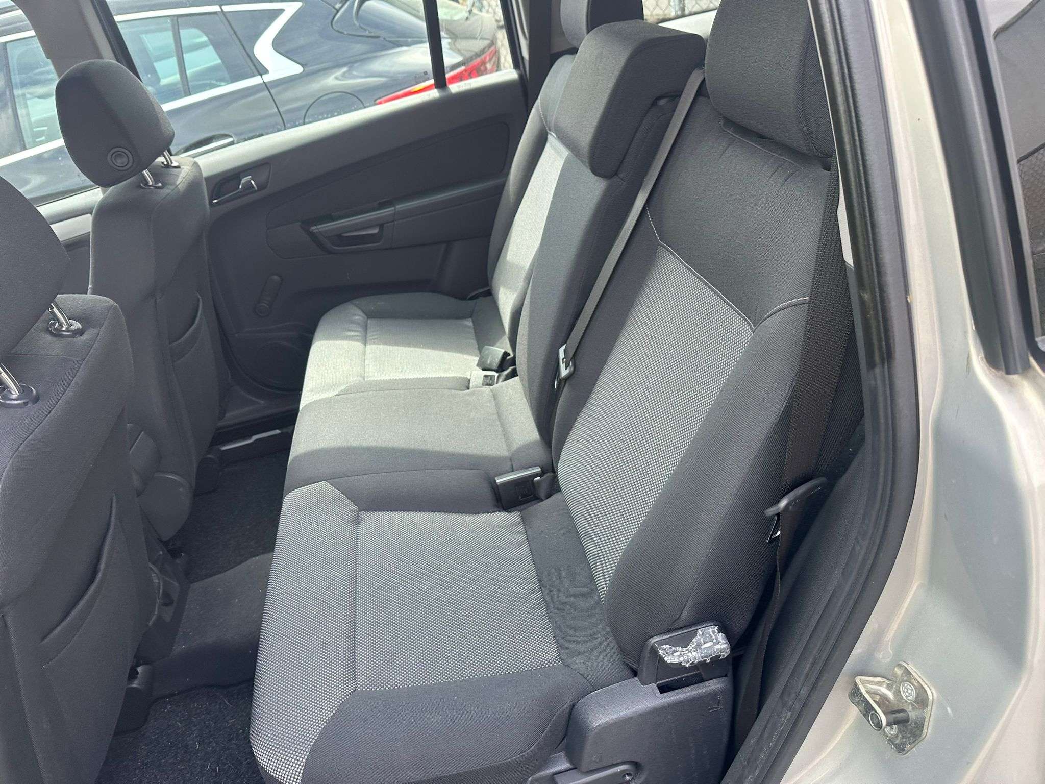 Opel Zafira 1.8i benzine AUTOMATIQUE bj. 2009 7-zitplaatsen 13
